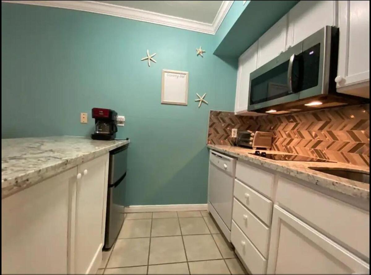 Ocean Views - Heated Pool - Hot Tub - Corner Unit - steps to beach - SS 29