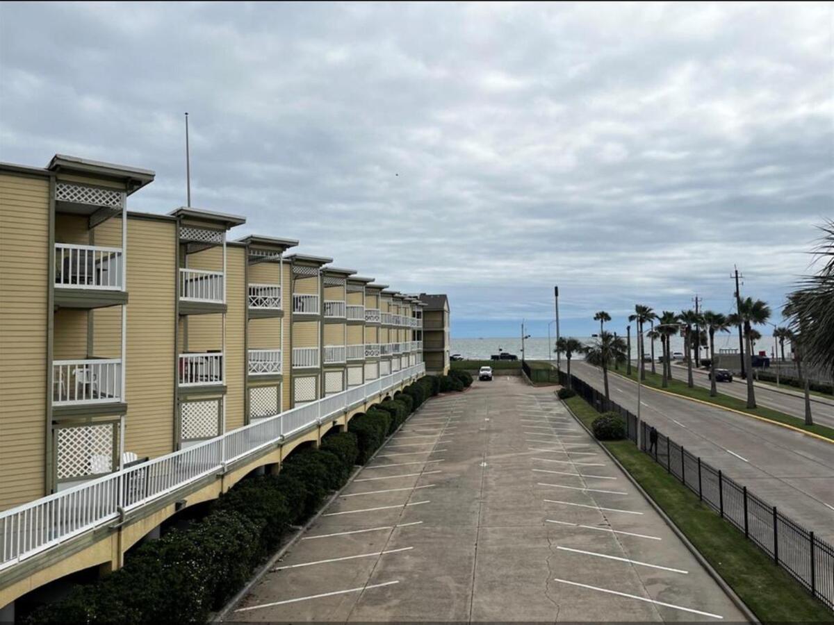 Ocean Views - Heated Pool - Hot Tub - Corner Unit - steps to beach - SS 29
