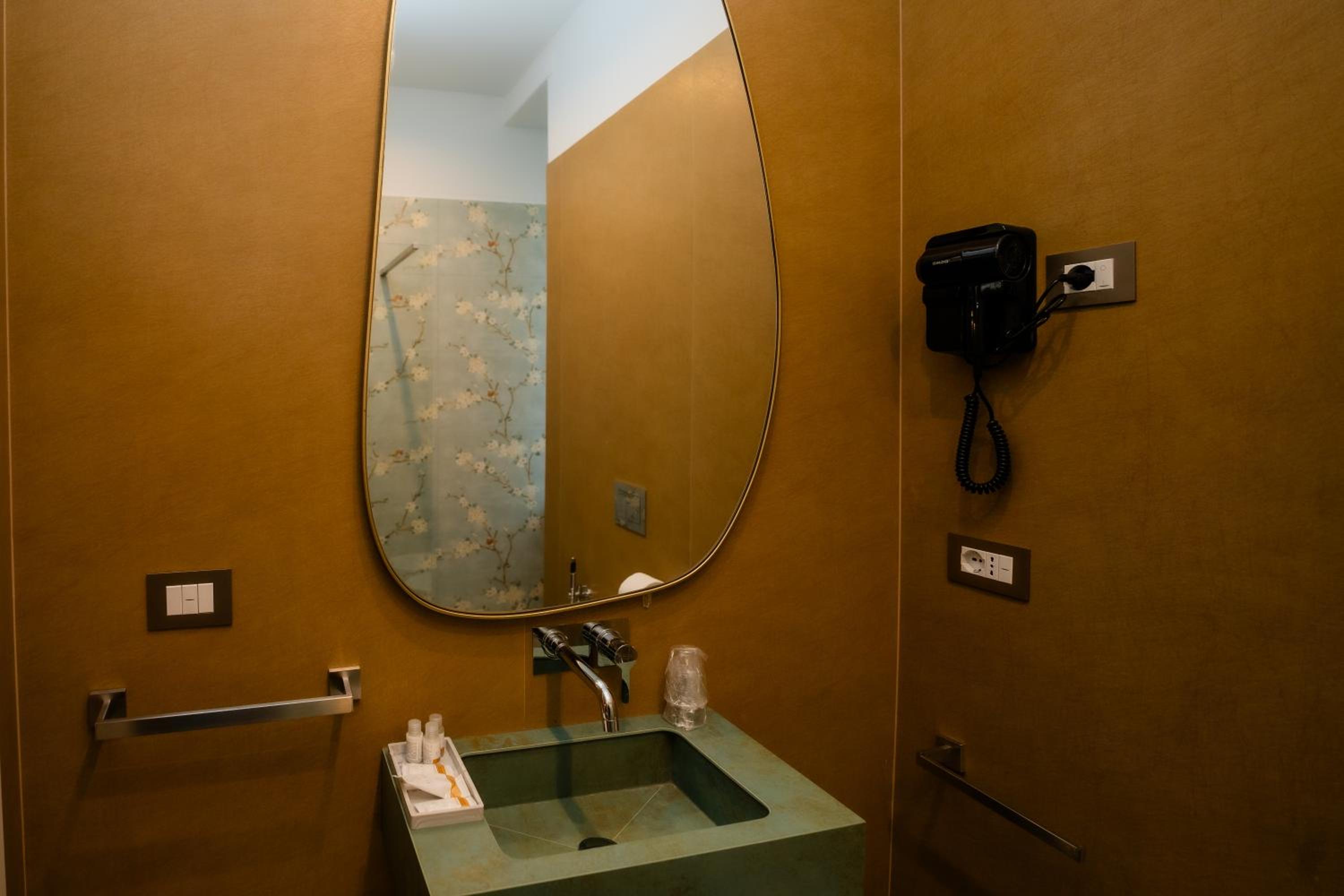 Four Points Suites