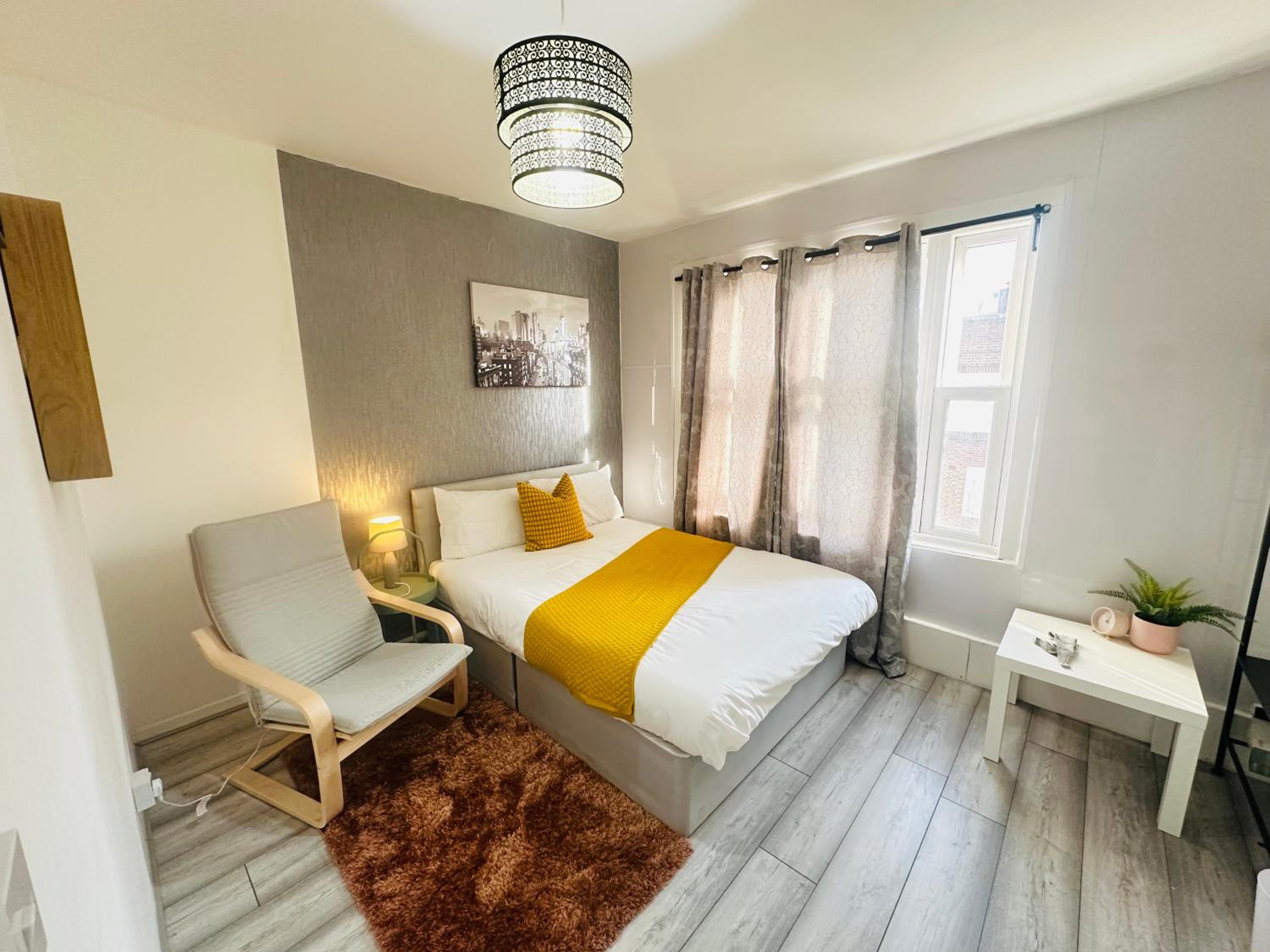 Flat in Aldgate East, London