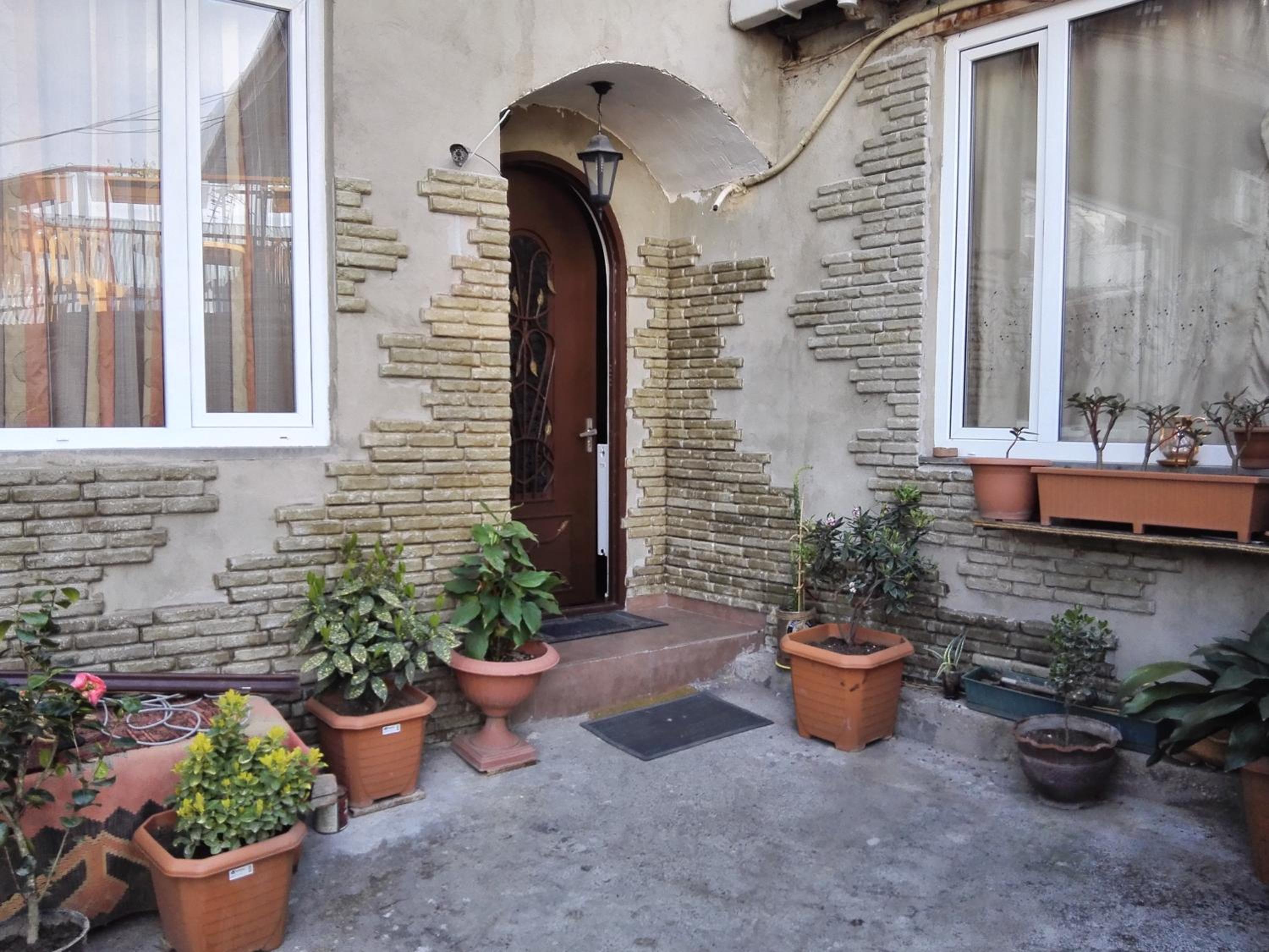 Lea Guest House