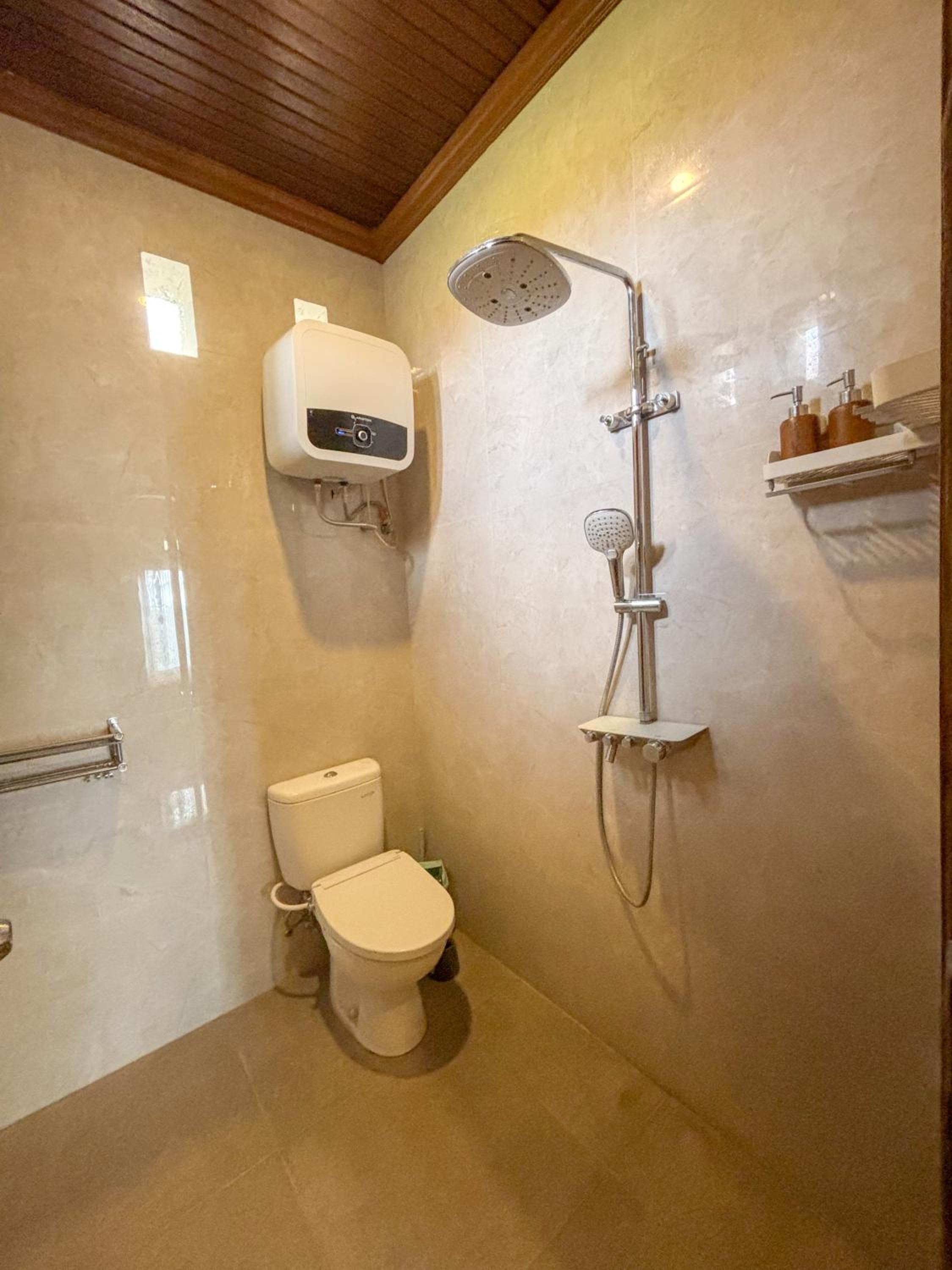 Swikara White House