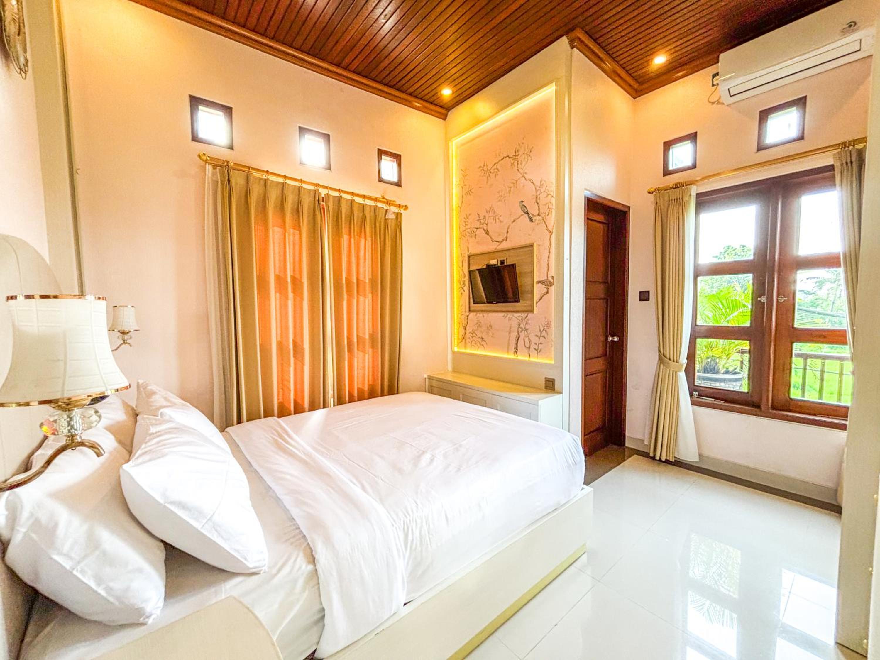 Swikara White House