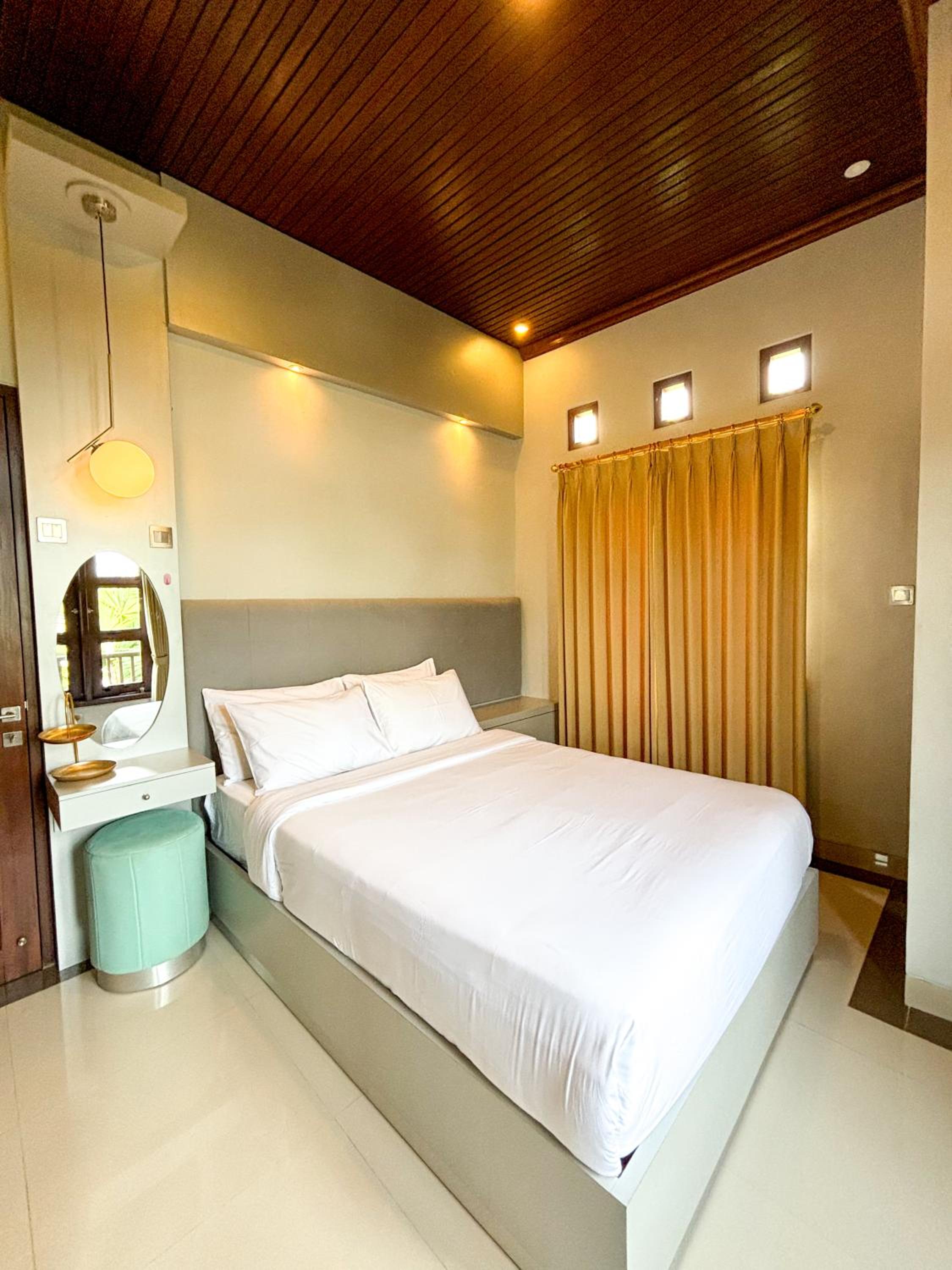 Swikara White House