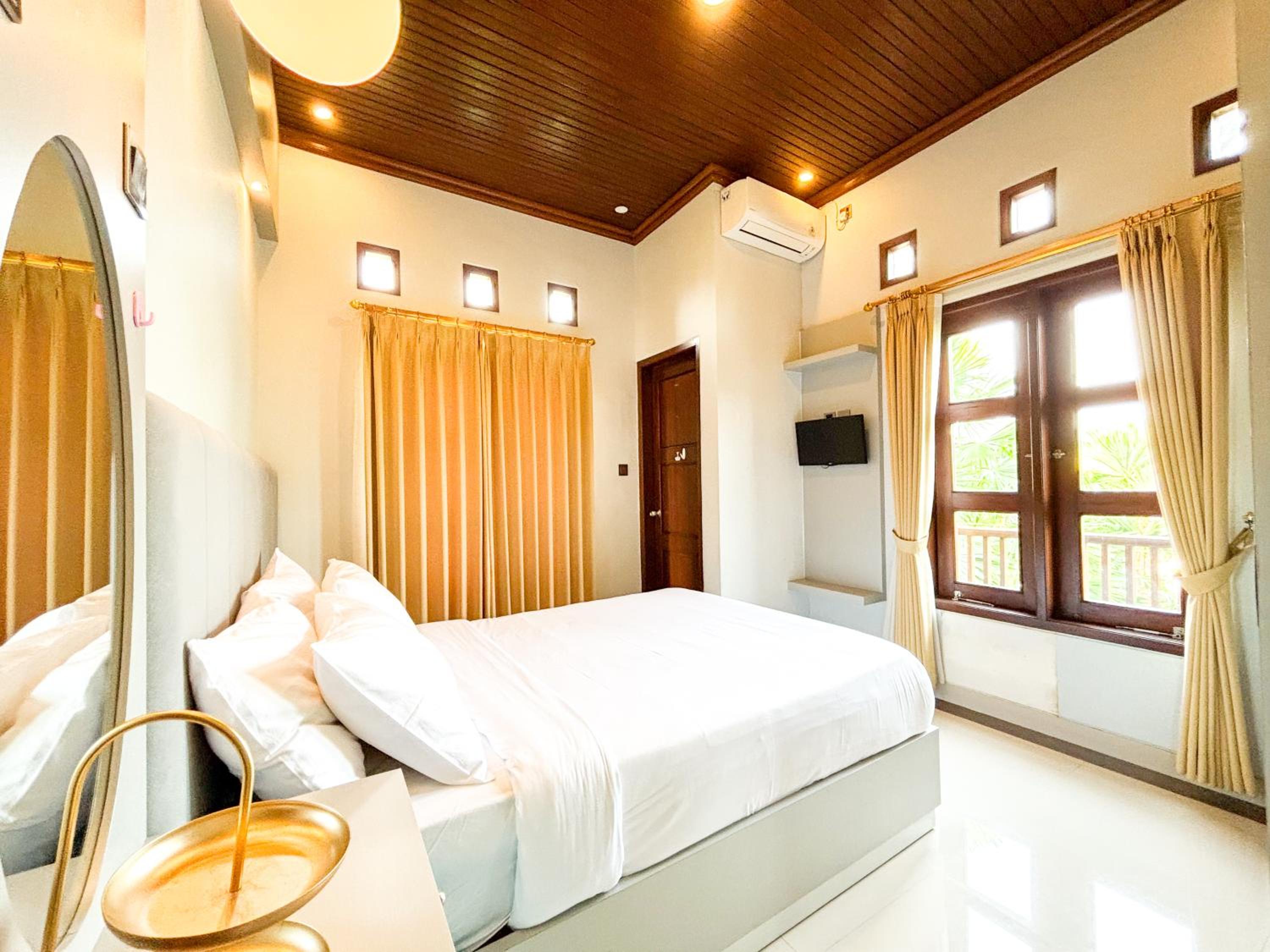 Swikara White House