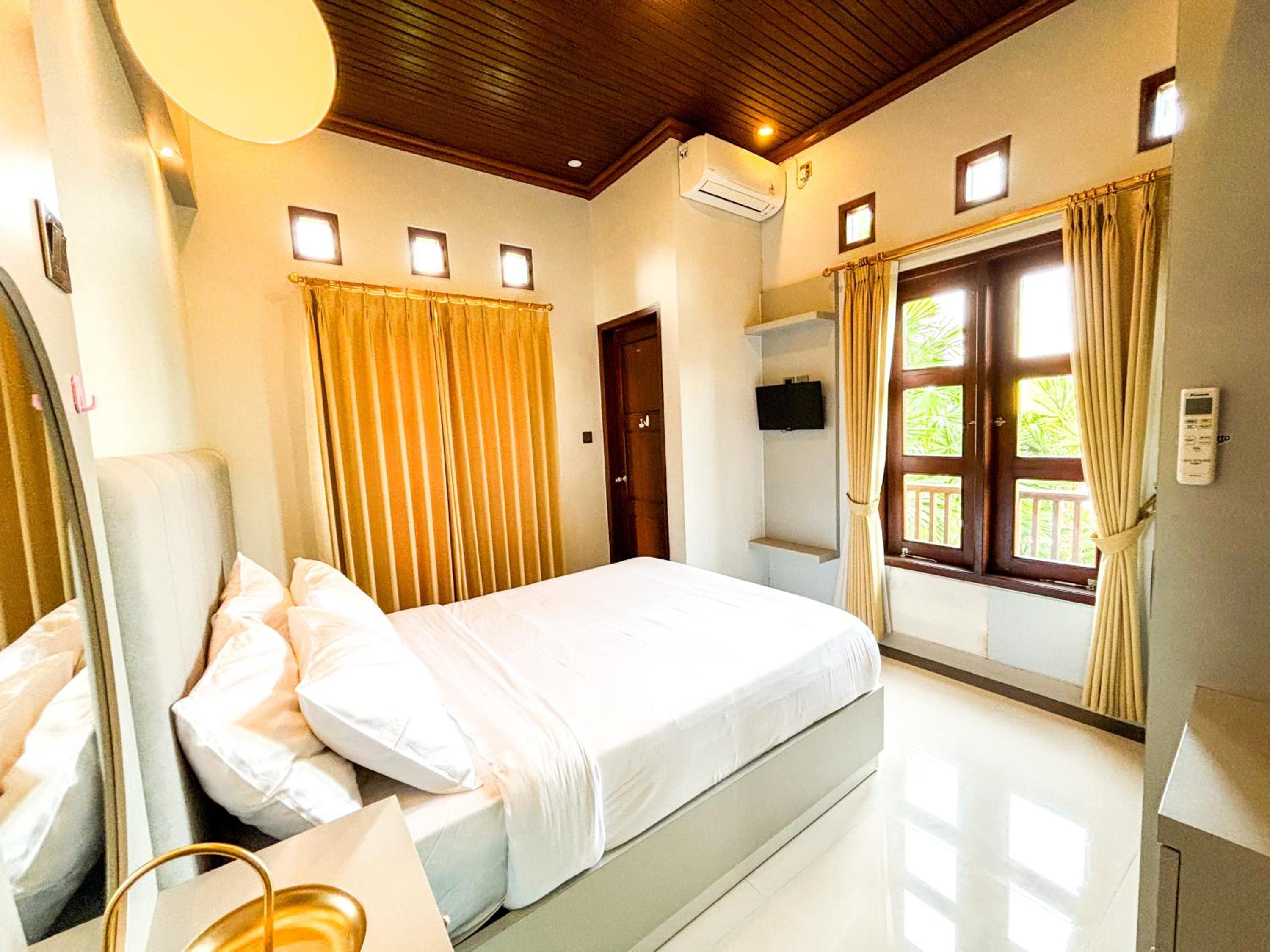 Swikara White House