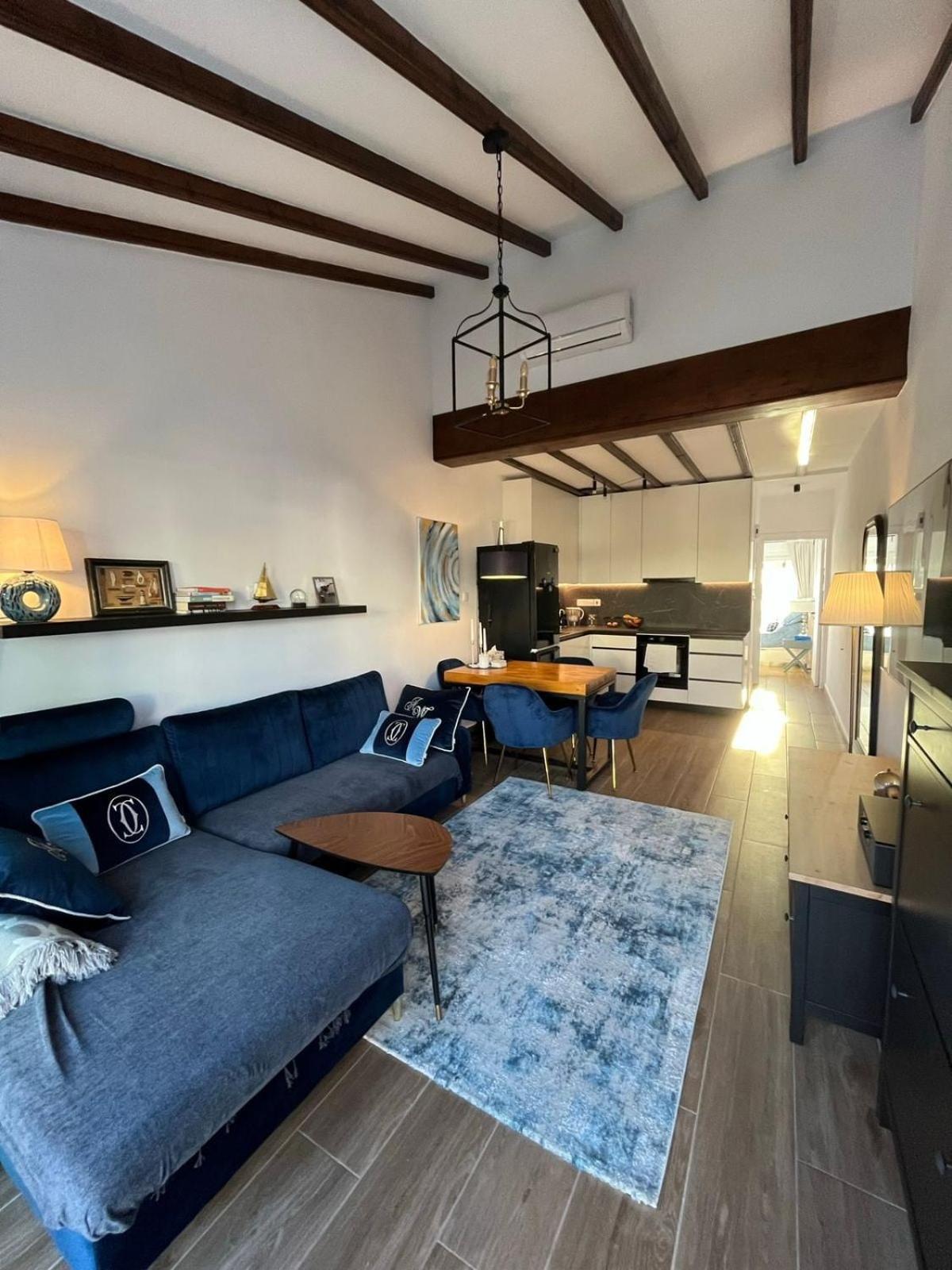 Breath taking seaview Apartment at Lighthouse Beach