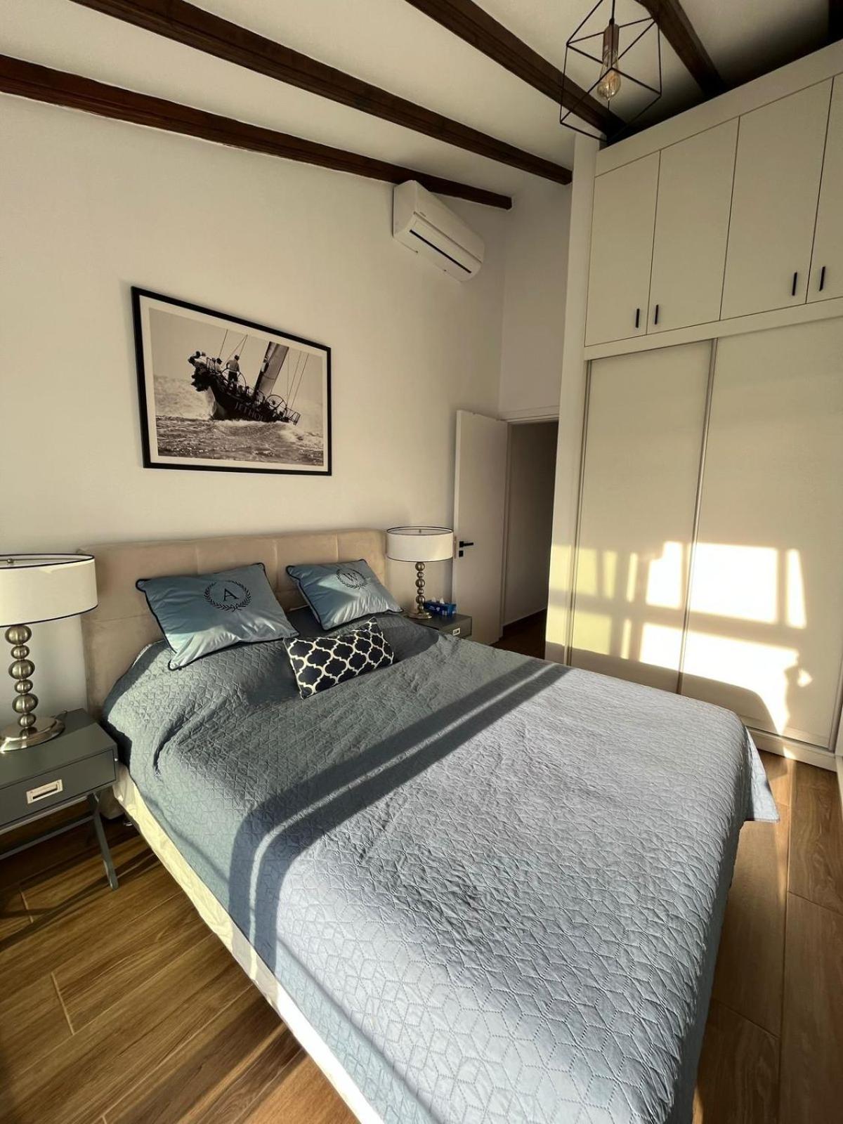 Breath taking seaview Apartment at Lighthouse Beach
