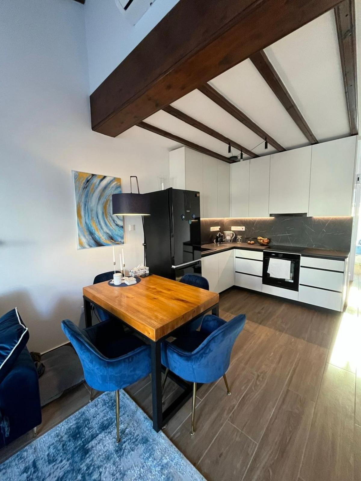 Breath taking seaview Apartment at Lighthouse Beach