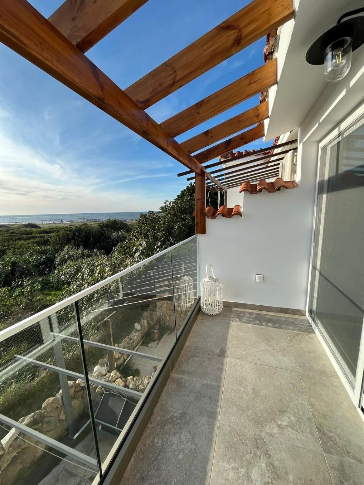 Breath taking seaview Apartment at Lighthouse Beach