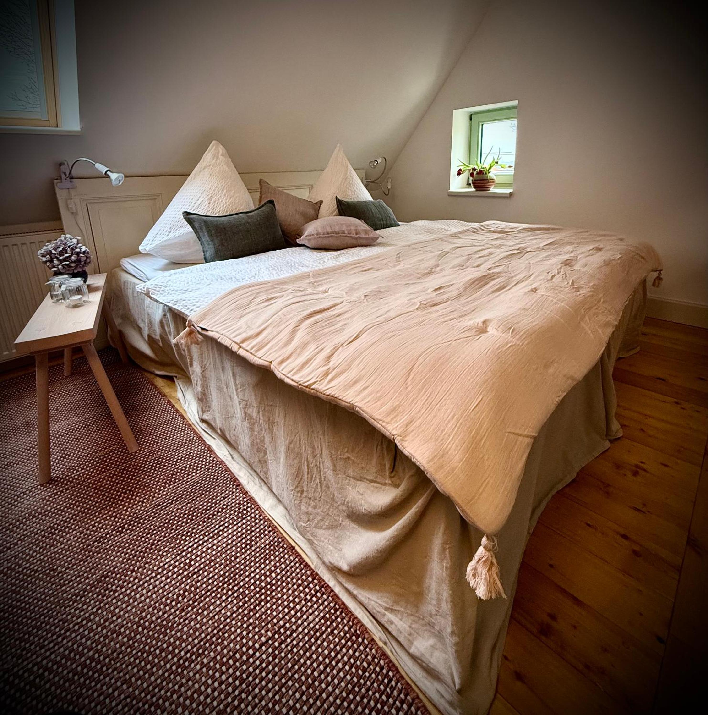 Neu! ULENHUUS Mecklenburgische Schweiz Laage Güstrow Rostock Port Bed and Breakfast - Pension