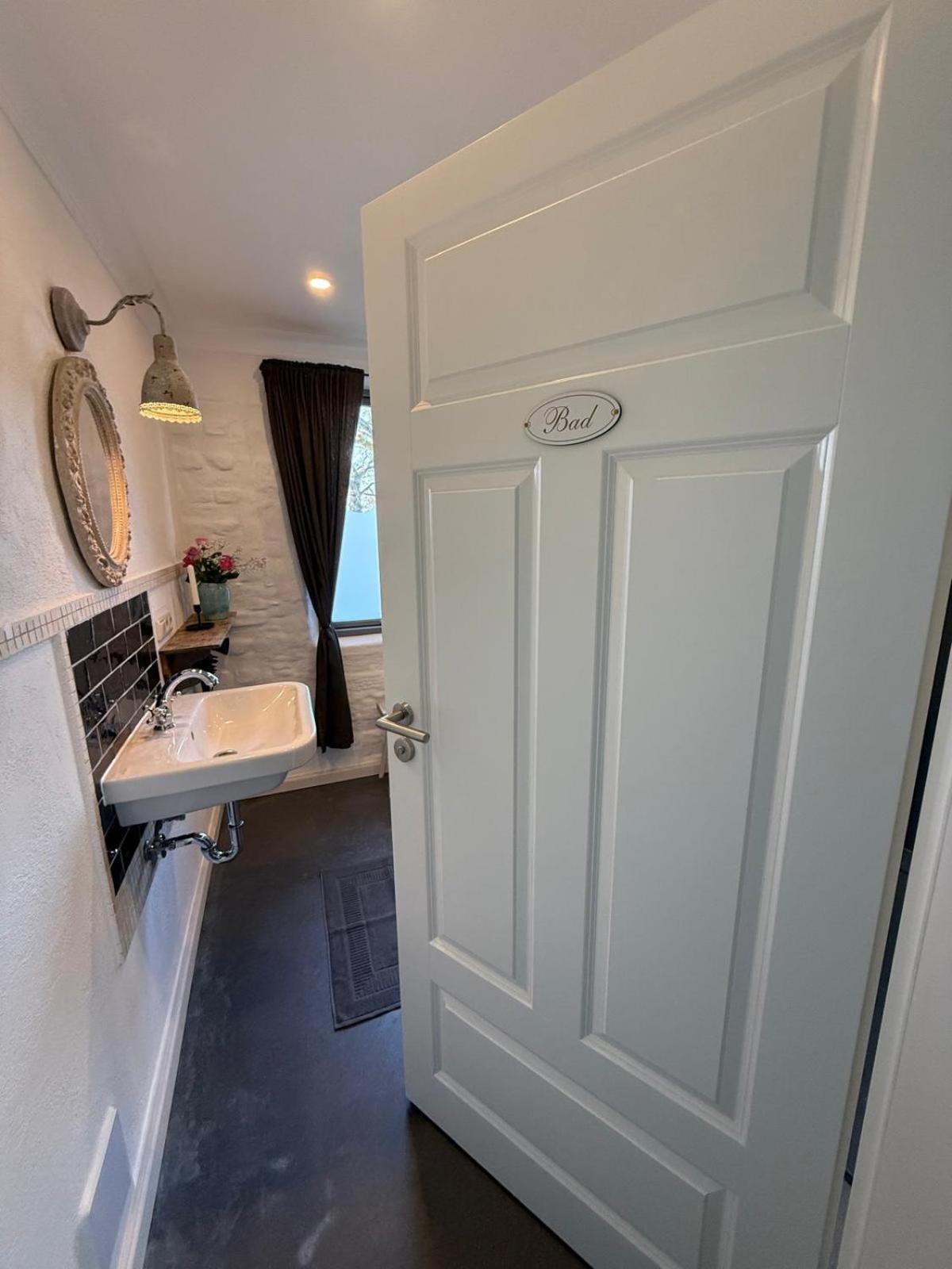 Neu! ULENHUUS Mecklenburgische Schweiz Laage Güstrow Rostock Port Bed and Breakfast - Pension