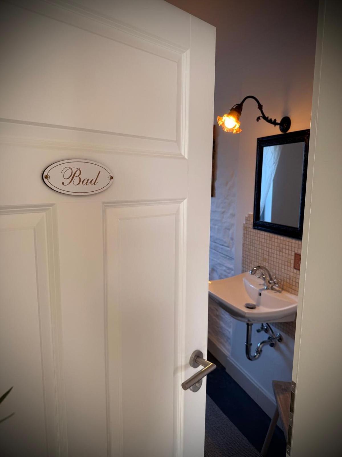 Neu! ULENHUUS Mecklenburgische Schweiz Laage Güstrow Rostock Port Bed and Breakfast - Pension