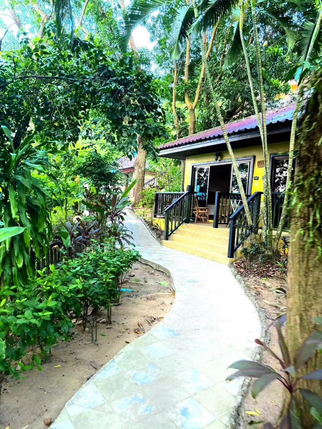 patong beautiful pool villa