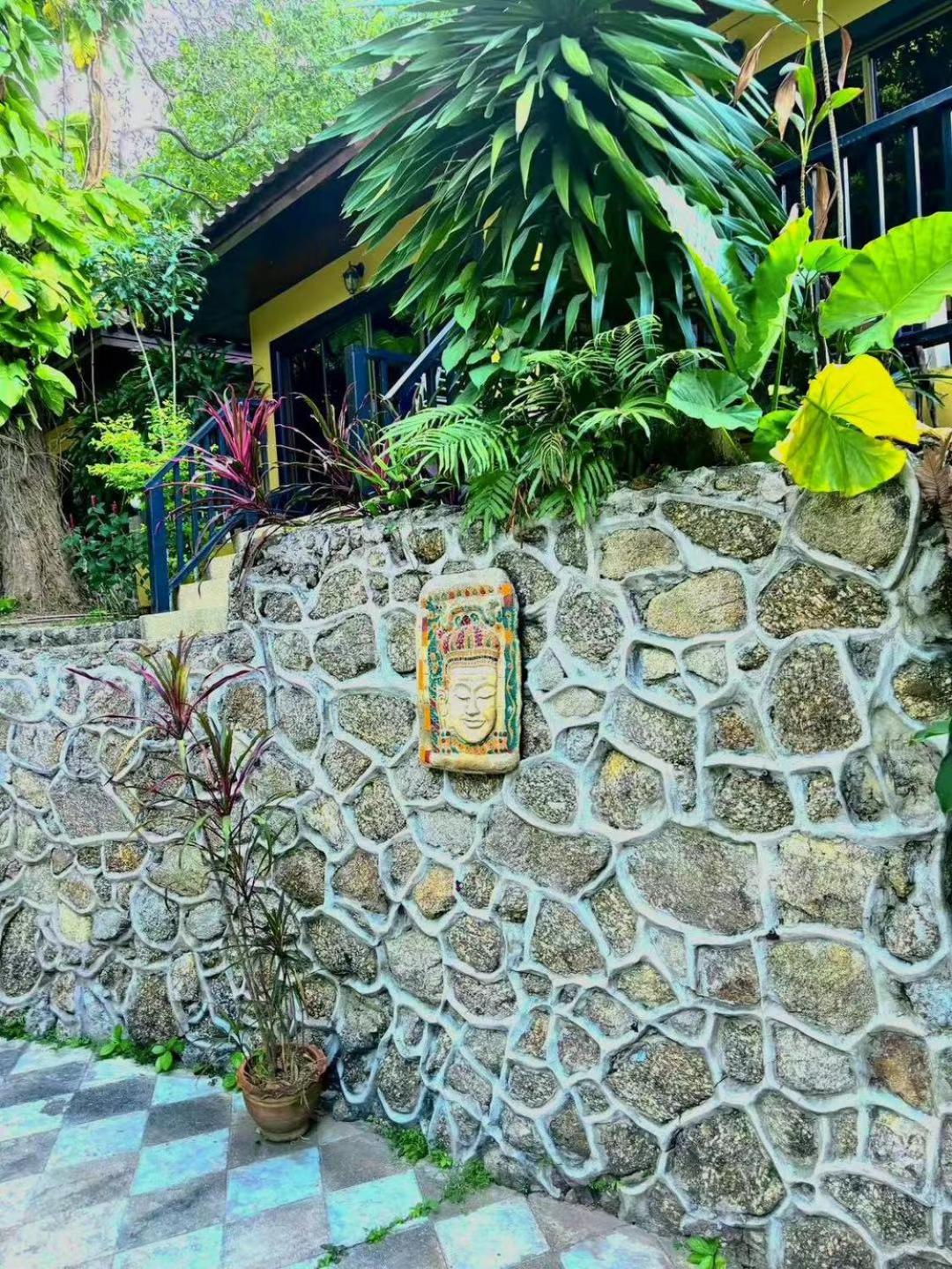 patong beautiful pool villa