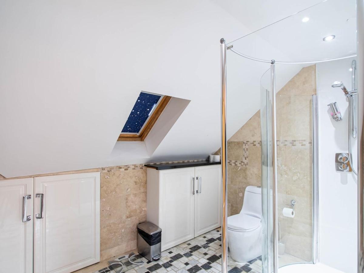 2 bedroom exclusive house in Sheffield