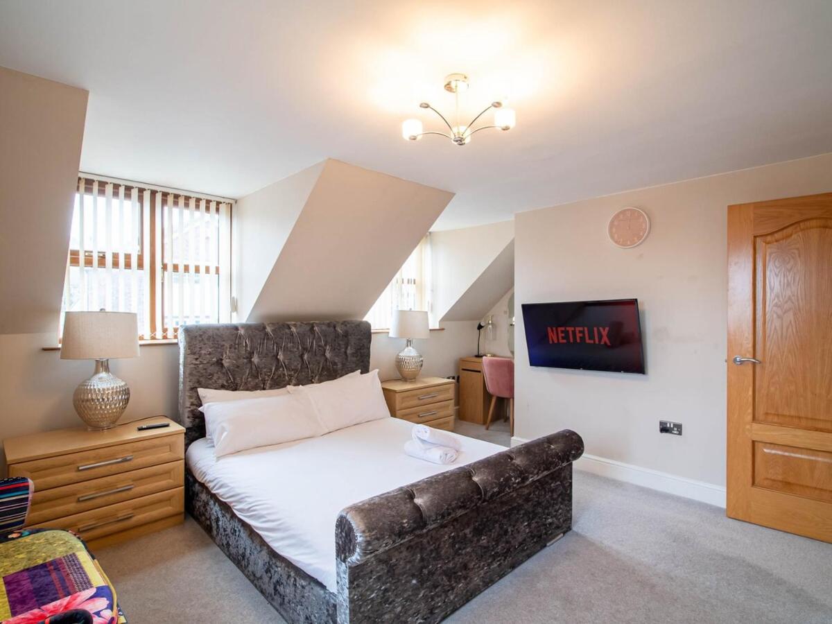 2 bedroom exclusive house in Sheffield