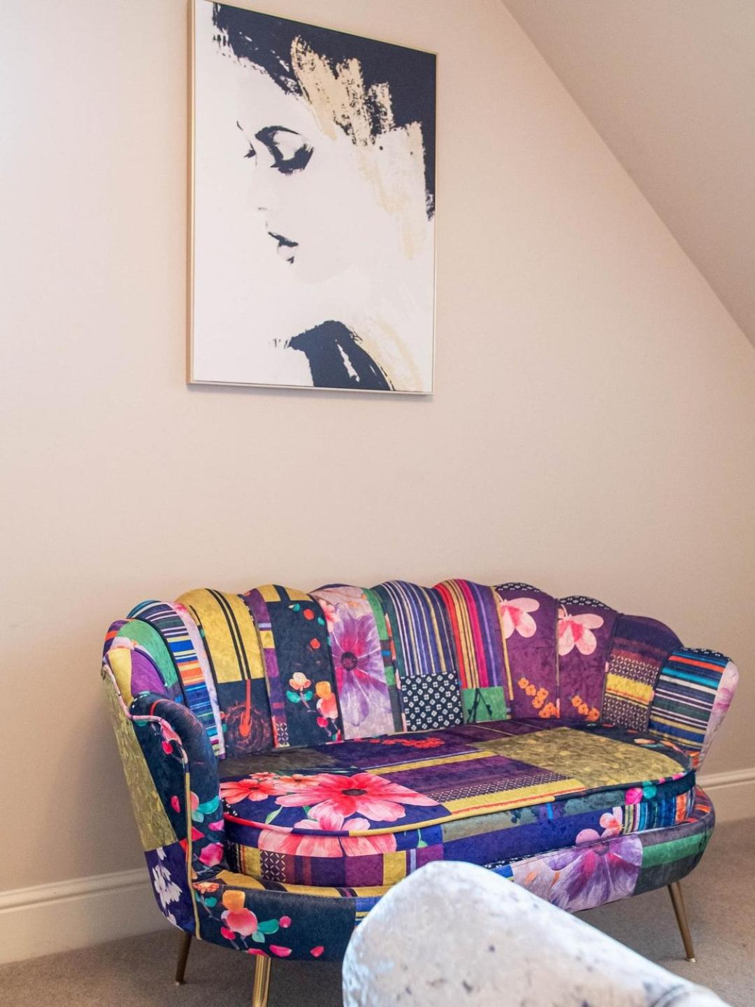 Exclusive 3-Bedroom Villa in Sheffield