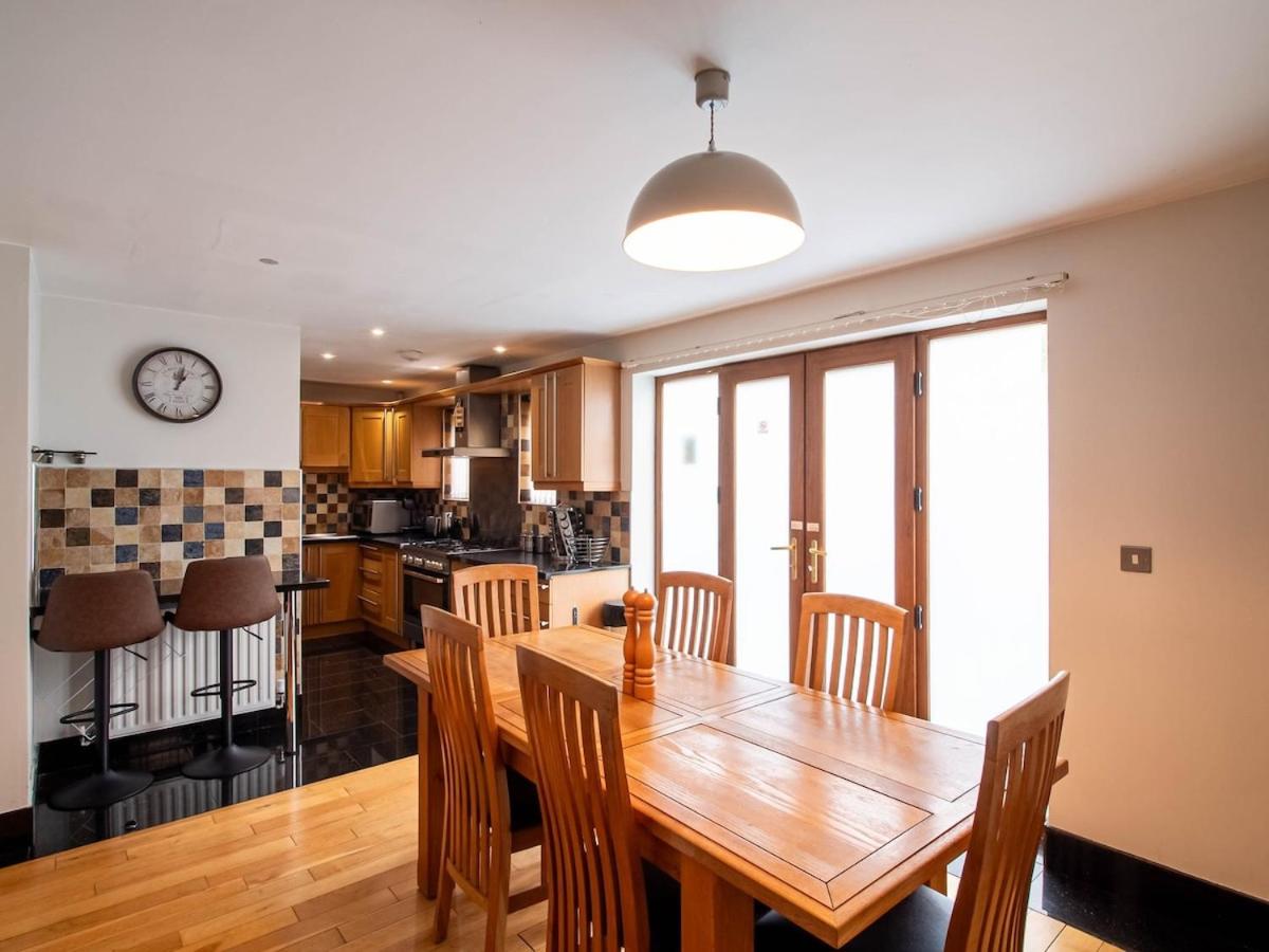 Exclusive 3-Bedroom Villa in Sheffield