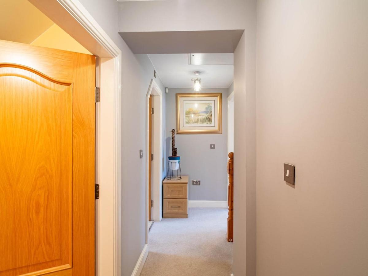 Exclusive 3-Bedroom Villa in Sheffield