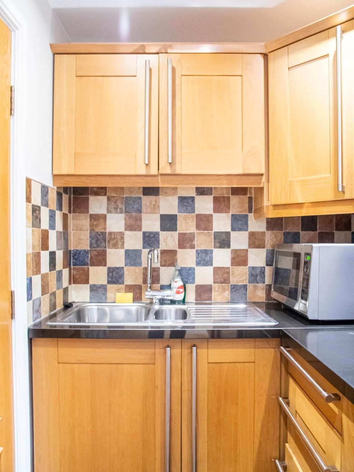 Exclusive 3-Bedroom Villa in Sheffield