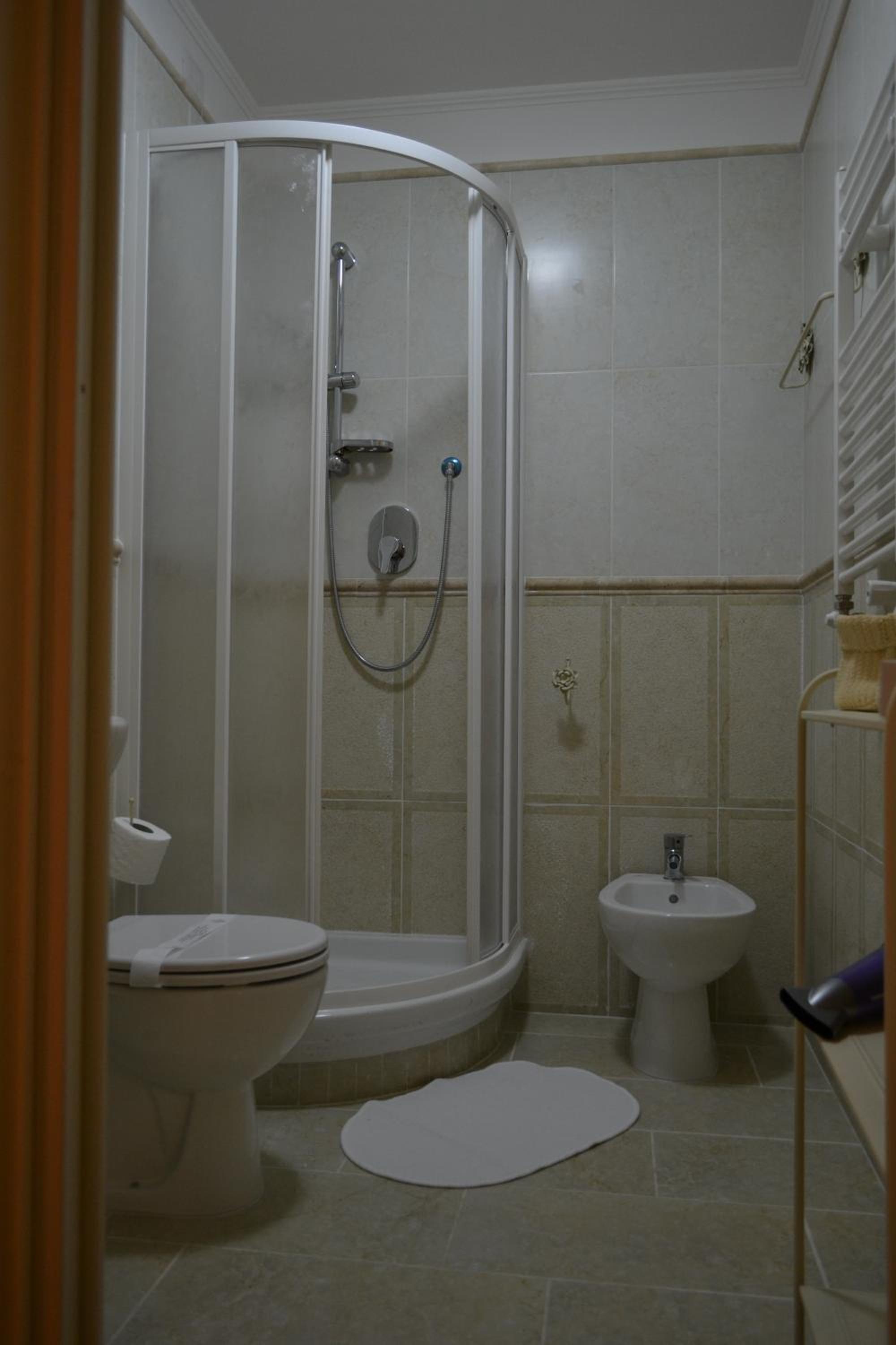 Tucci's Roma Guest House