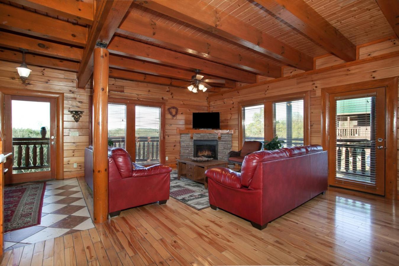 Galaxy Splash Hot Tub Pool Theater and MTN Views