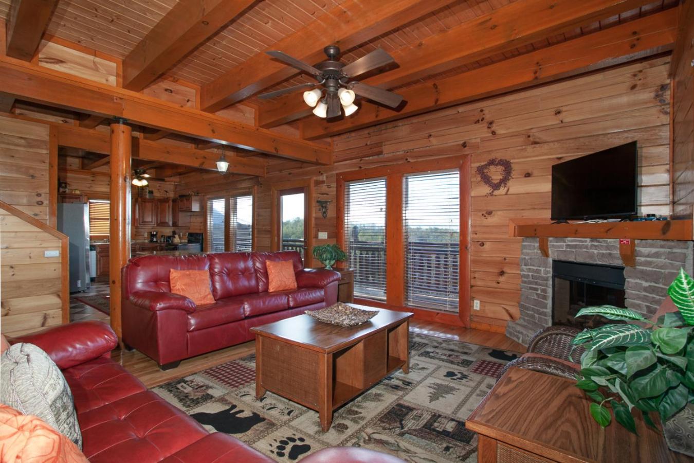 Galaxy Splash Hot Tub Pool Theater and MTN Views