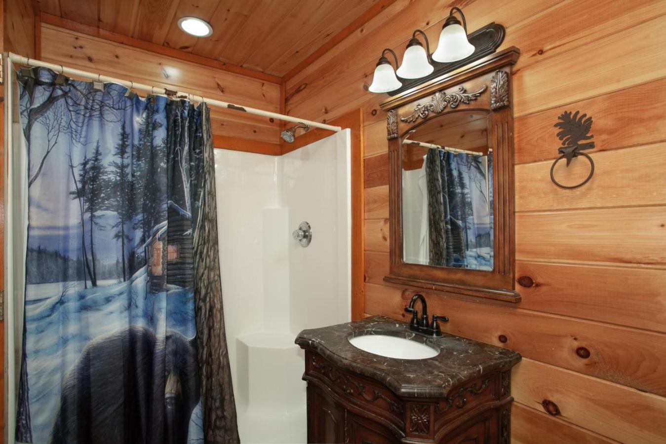 Galaxy Splash Hot Tub Pool Theater and MTN Views