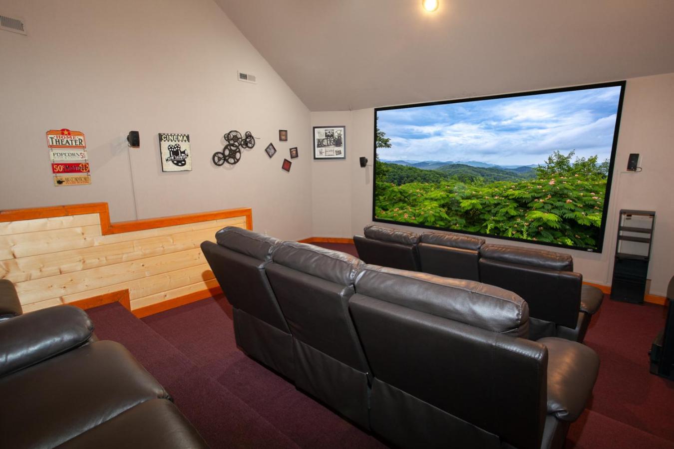 Galaxy Splash Hot Tub Pool Theater and MTN Views