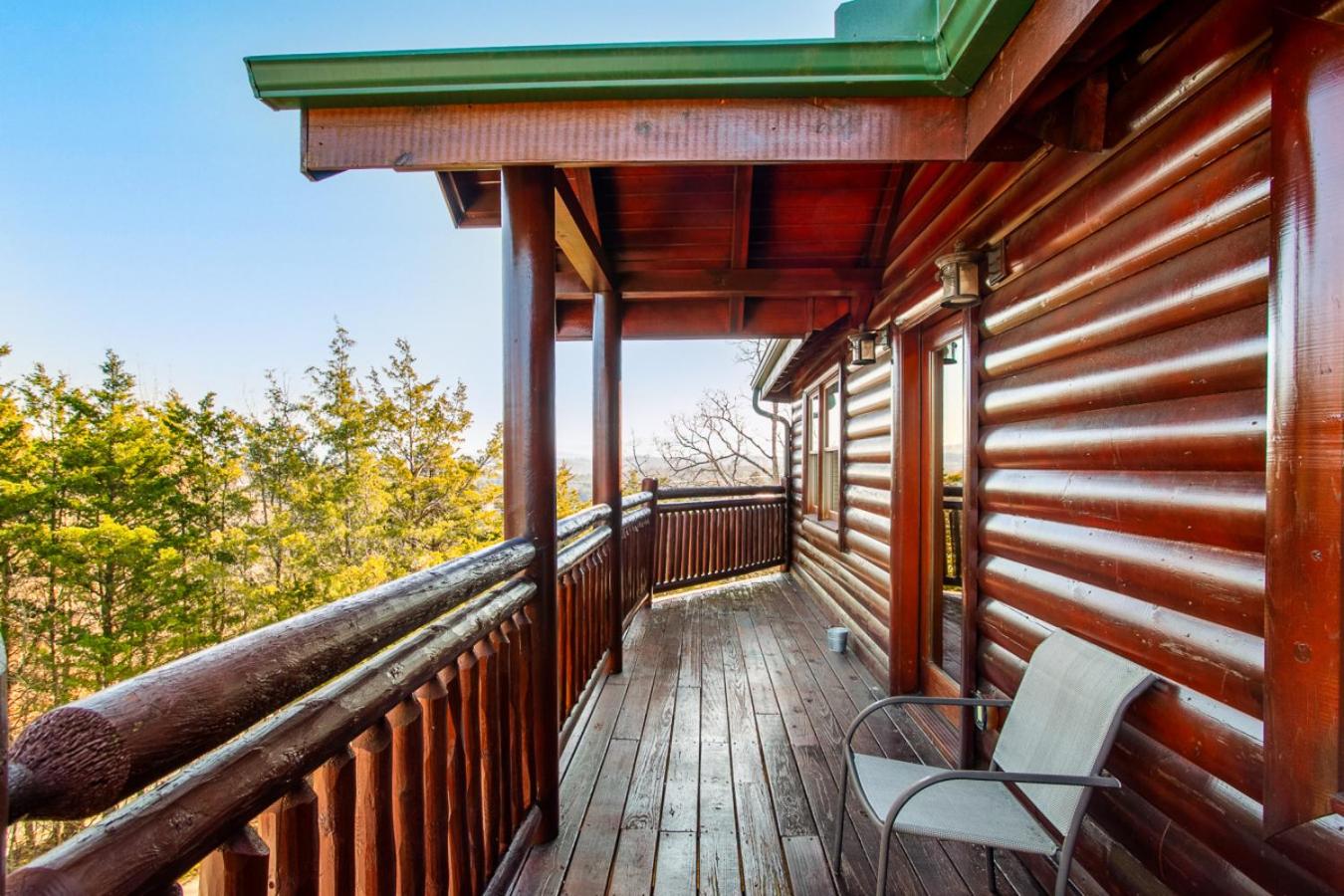 Galaxy Splash Hot Tub Pool Theater and MTN Views