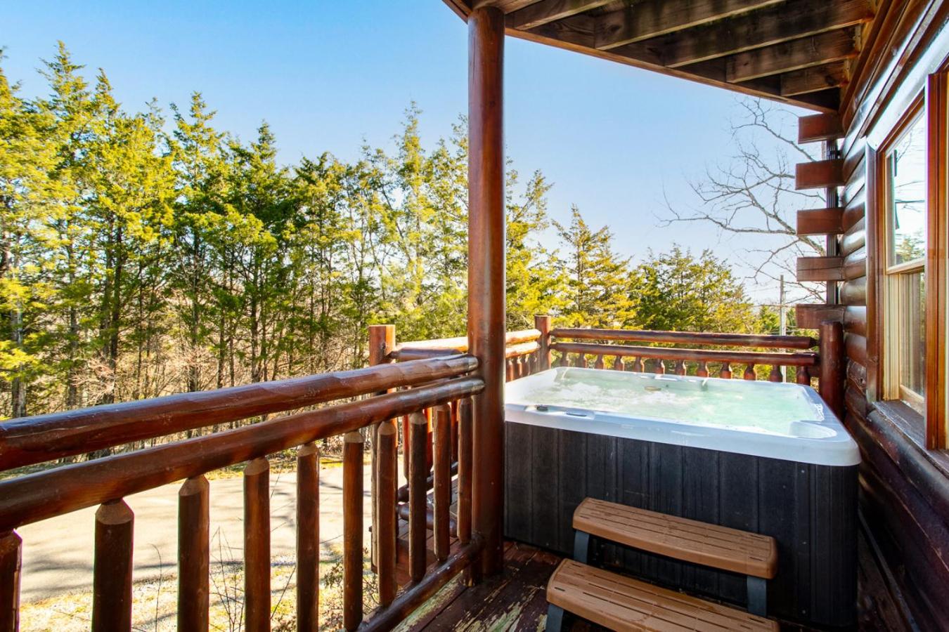 Galaxy Splash Hot Tub Pool Theater and MTN Views
