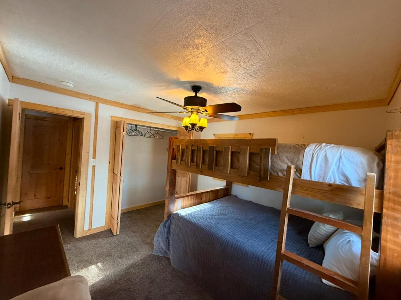Chinook Winds Lodge