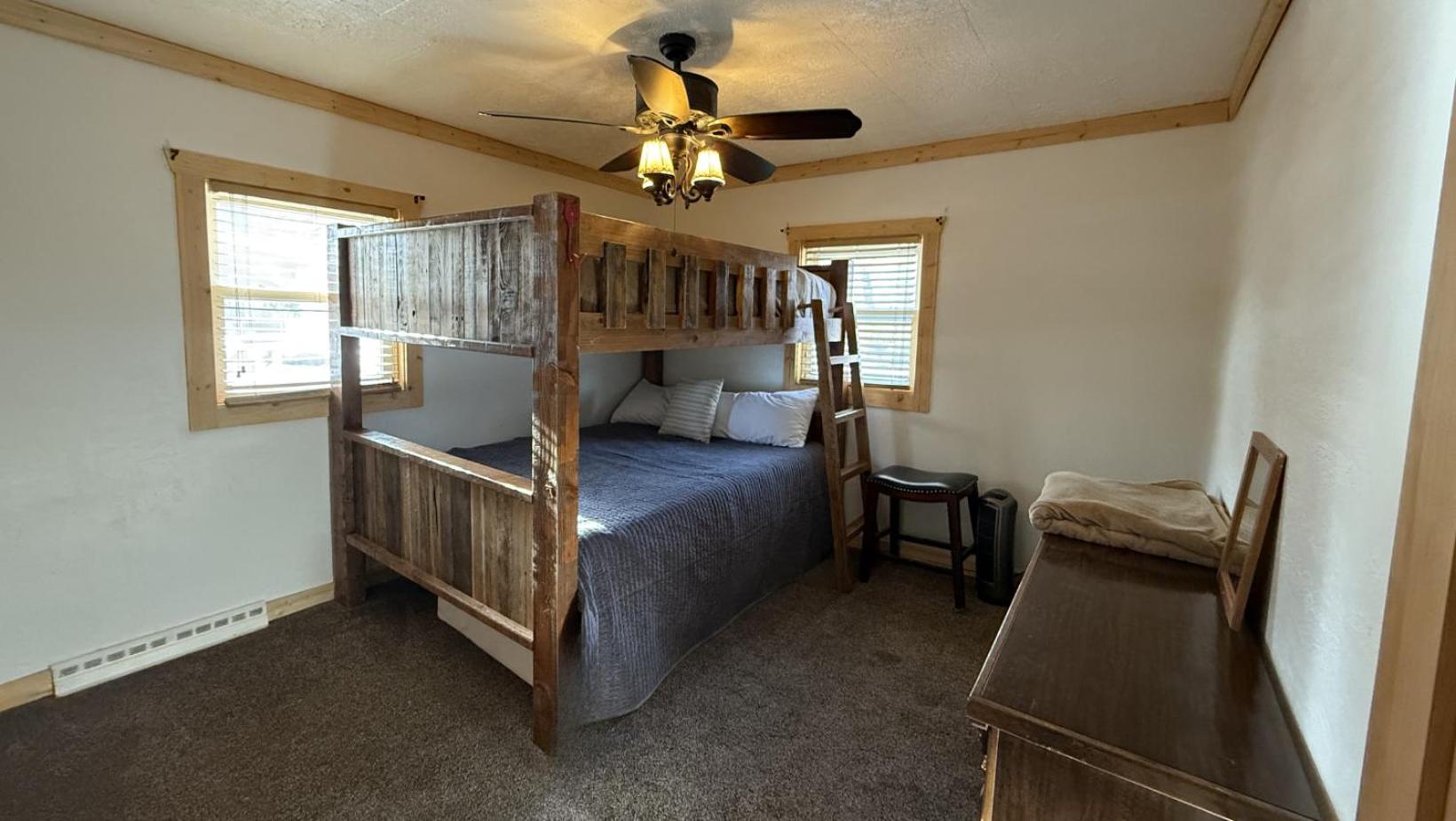 Chinook Winds Lodge