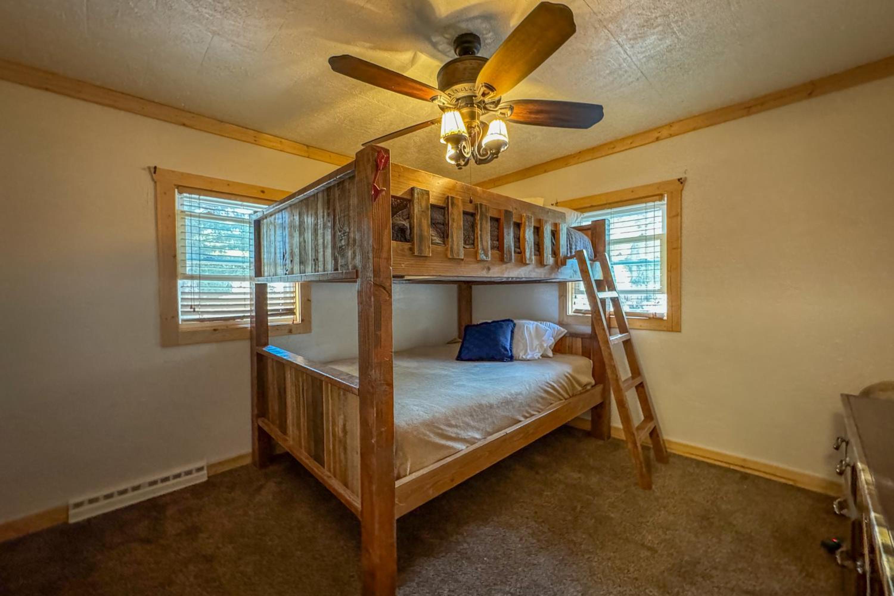 Chinook Winds Lodge