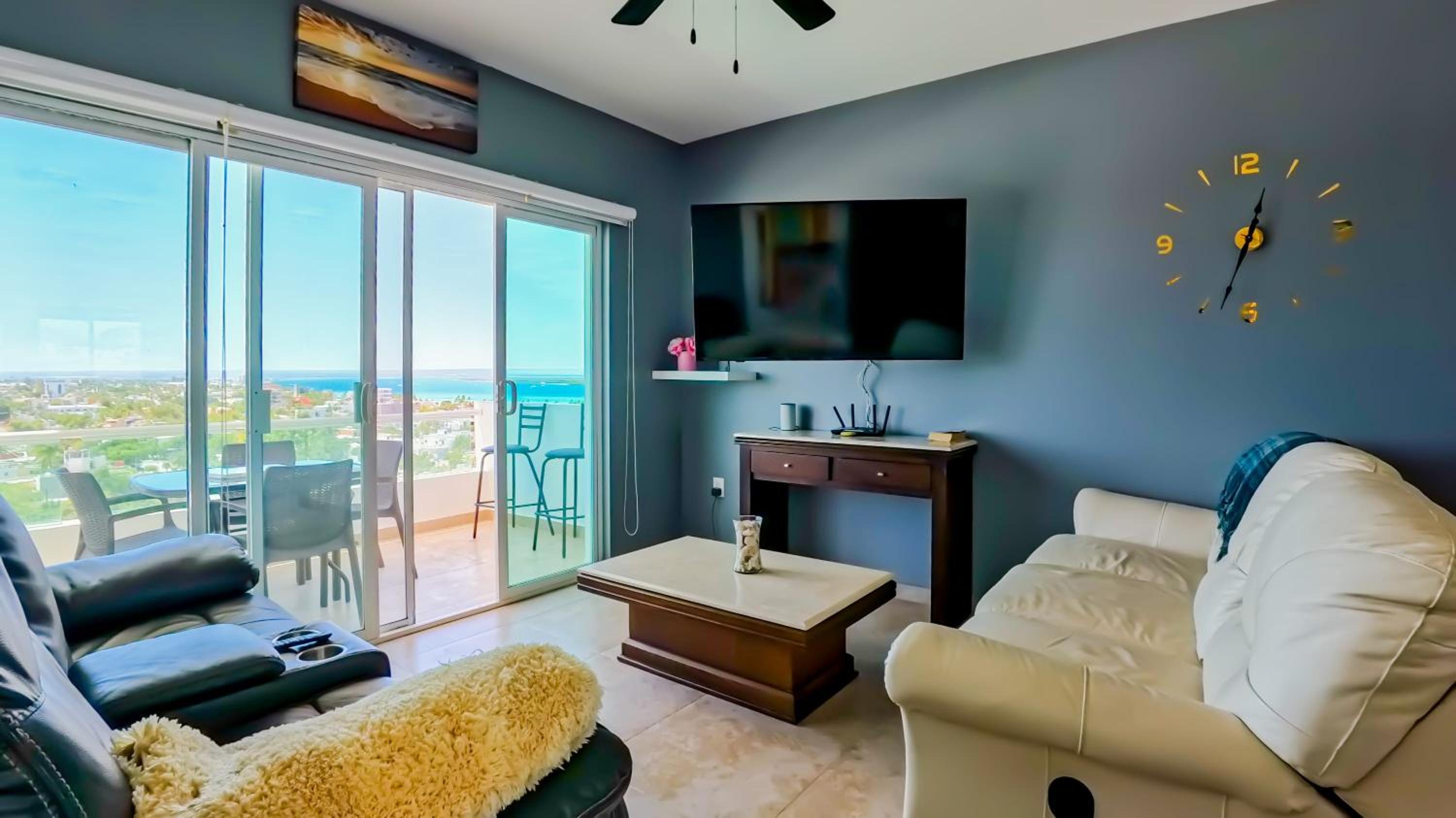 Condos with Spectacular Views & Pool Onsite