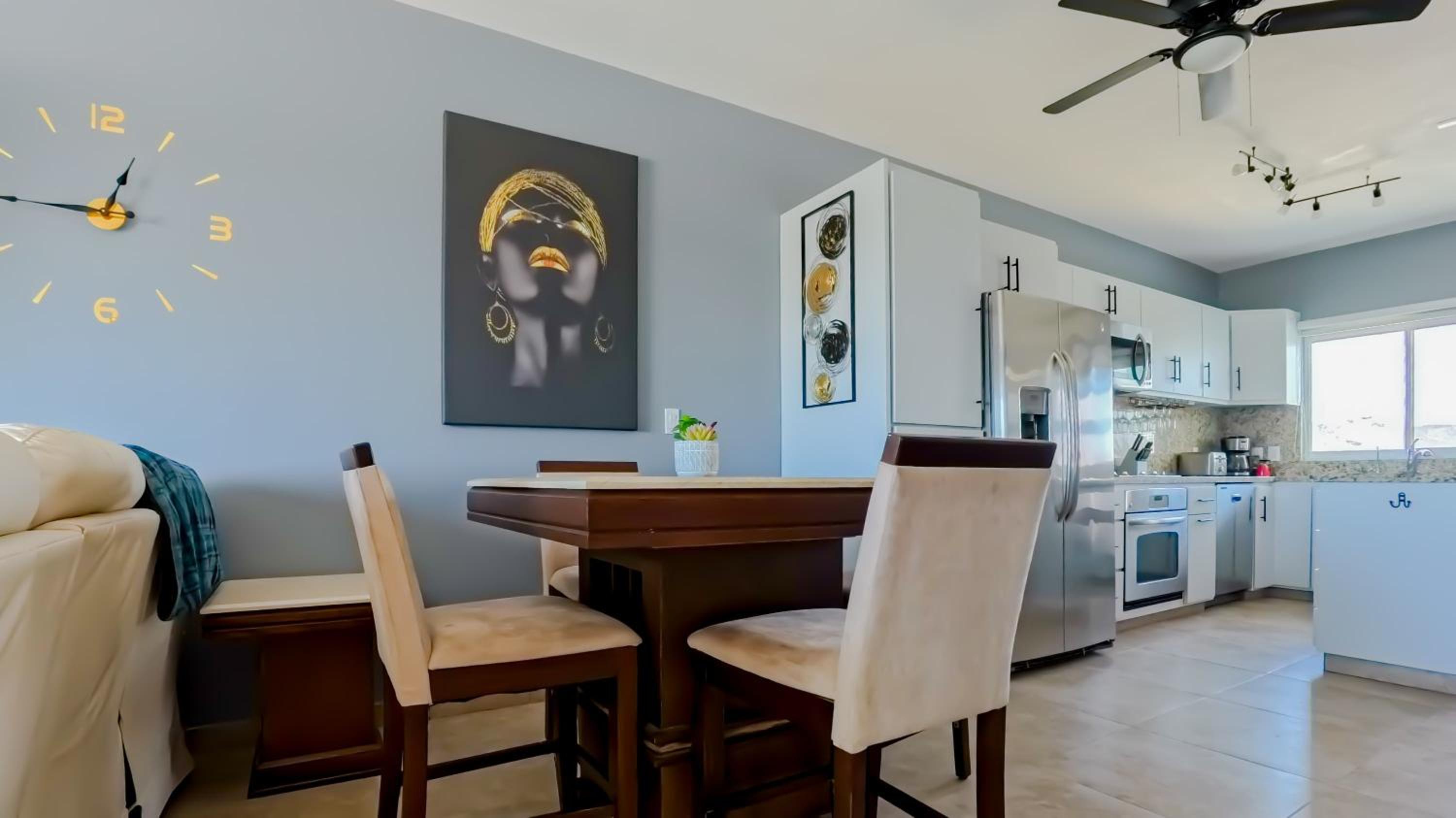 Condos with Spectacular Views & Pool Onsite