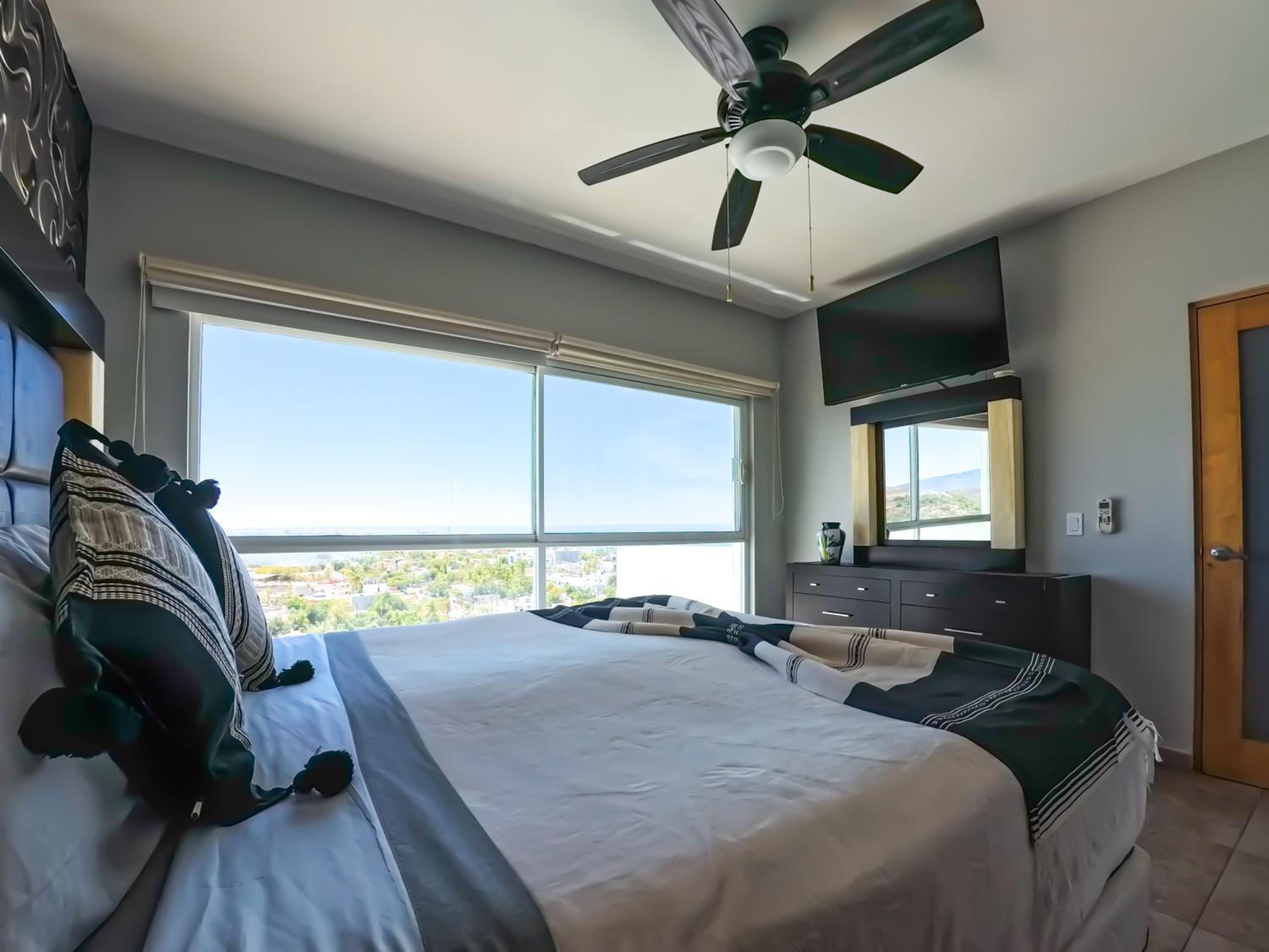 Condos with Spectacular Views & Pool Onsite