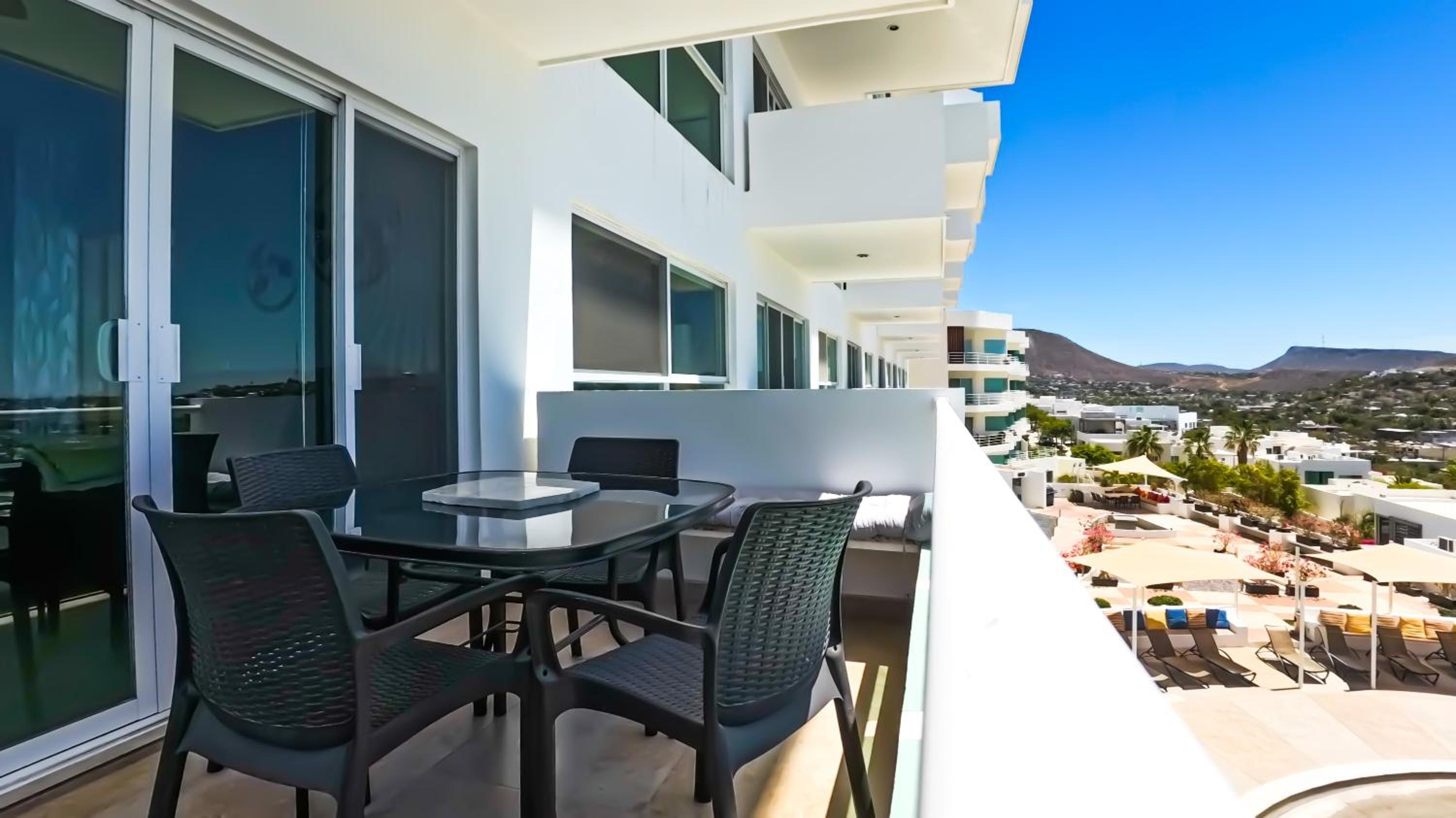 Condos with Spectacular Views & Pool Onsite