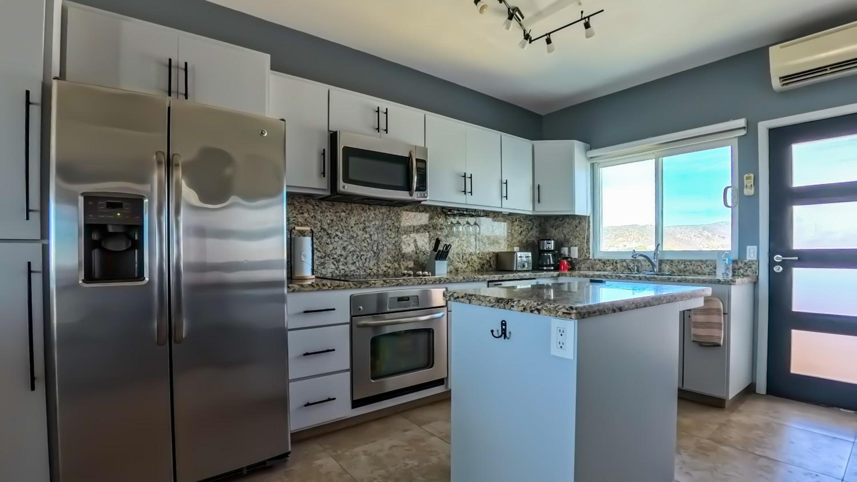 Condos with Spectacular Views & Pool Onsite