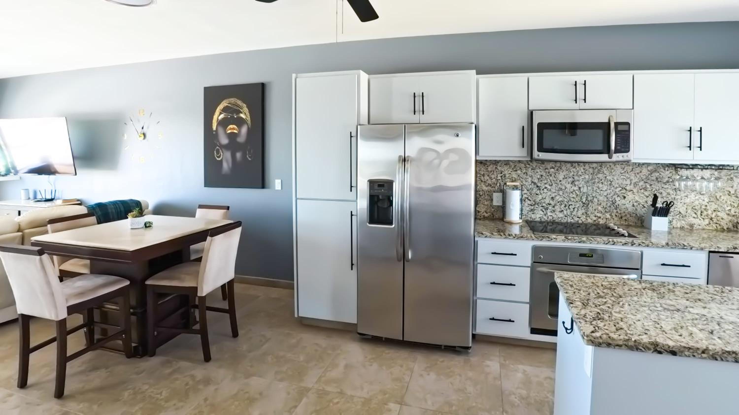 Condos with Spectacular Views & Pool Onsite