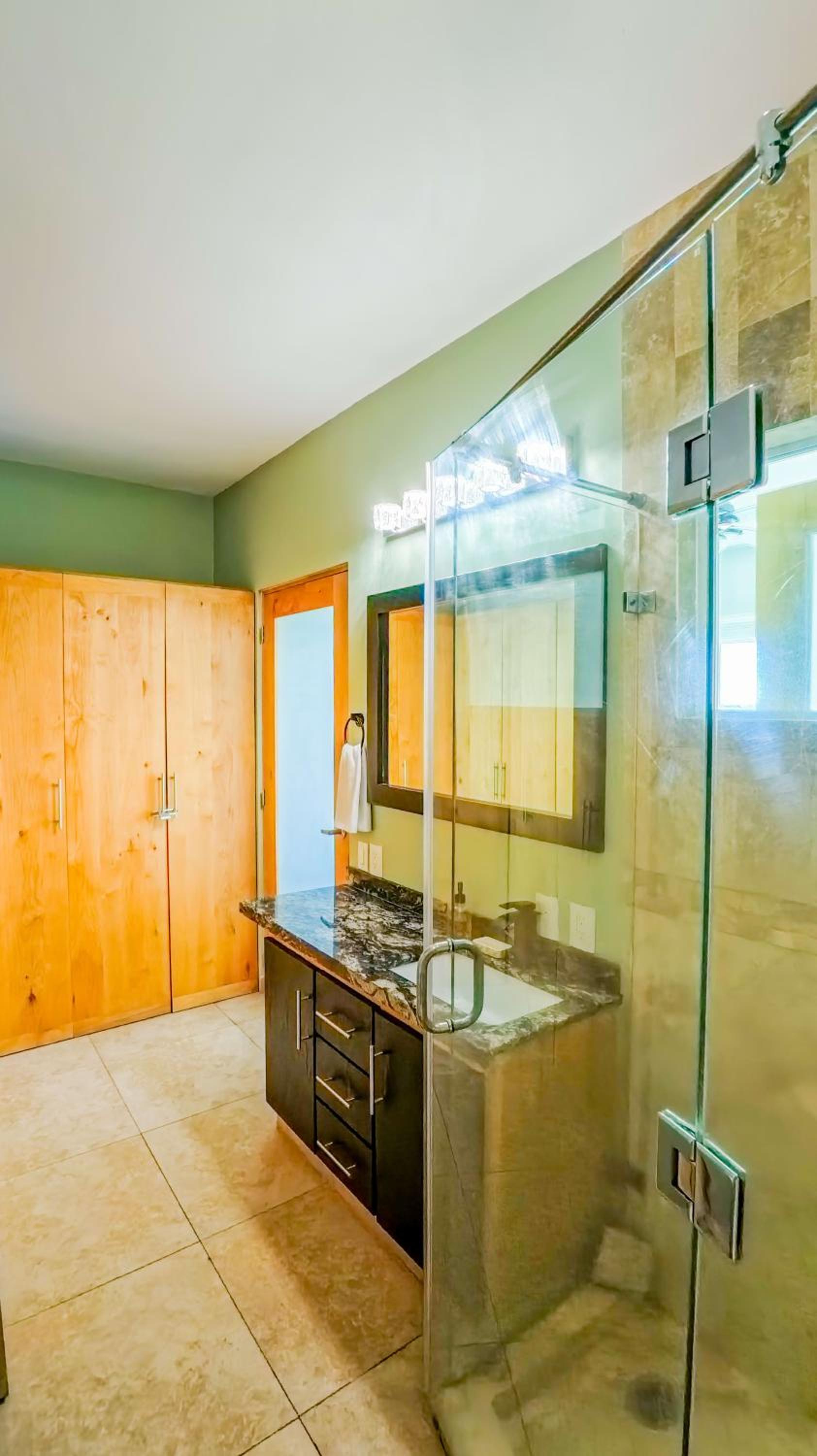 Condos with Spectacular Views & Pool Onsite