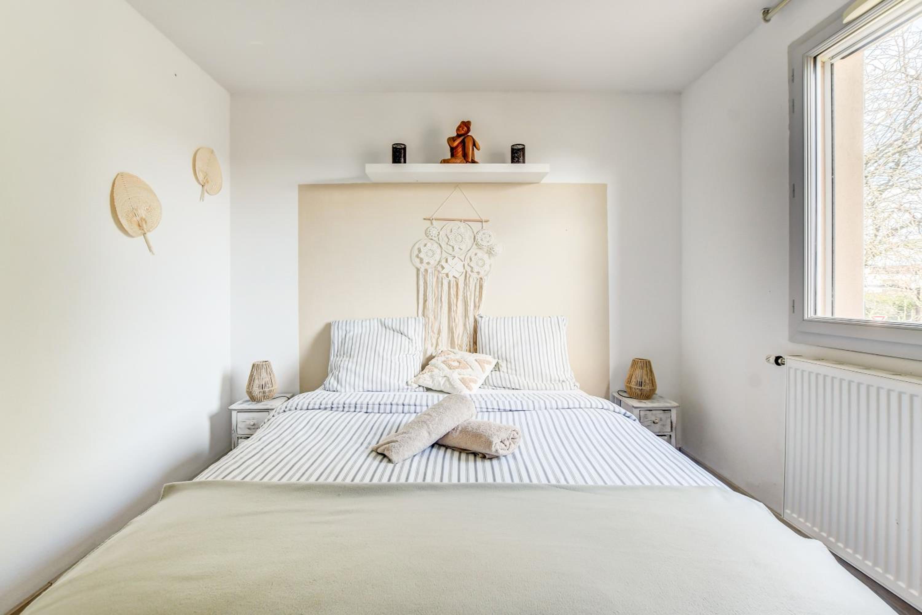 Villa St Simon - 11 couchages, piscine, parking, parfait entre famille, amis ou pros
