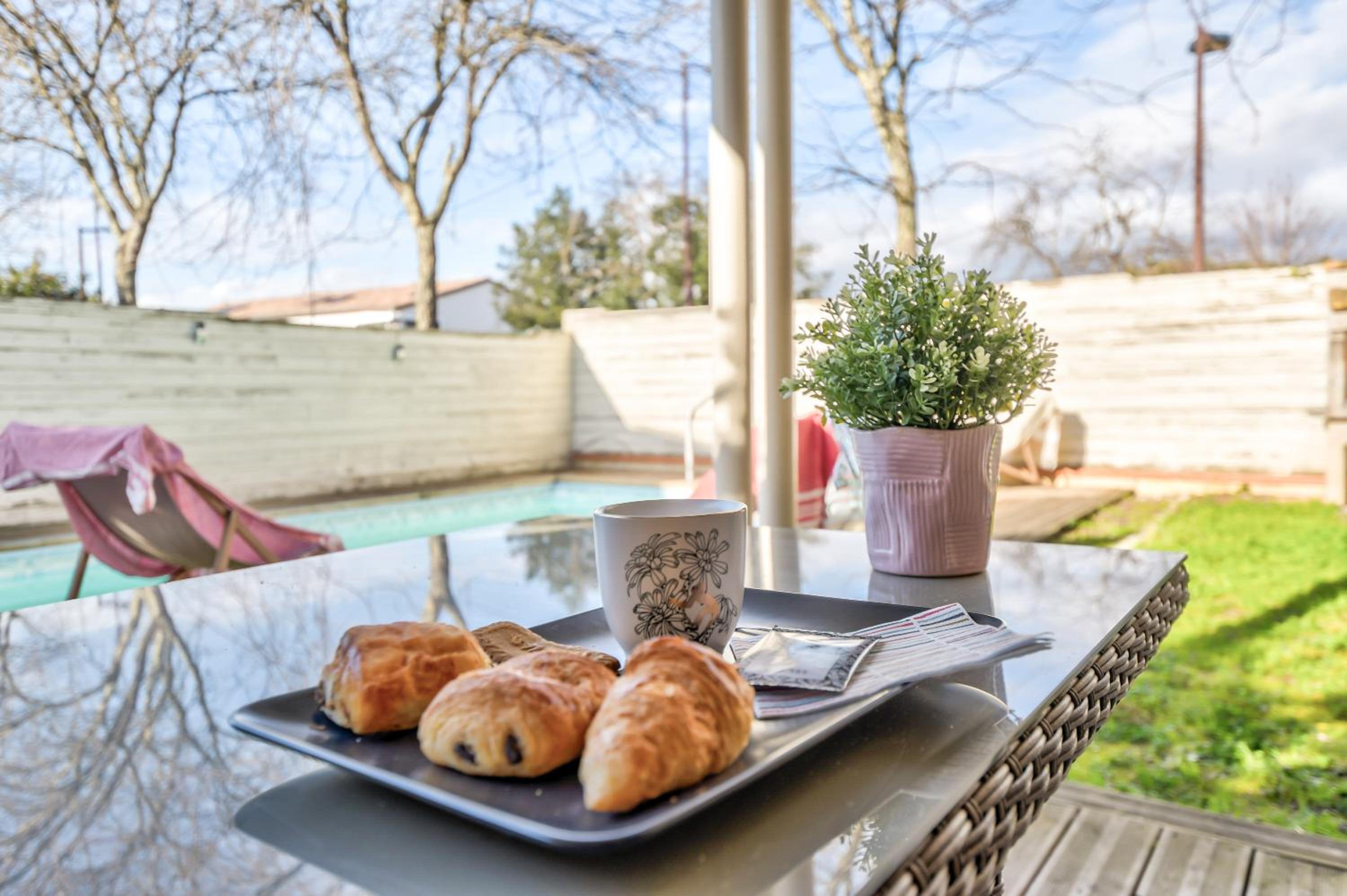 Villa St Simon - 11 couchages, piscine, parking, parfait entre famille, amis ou pros