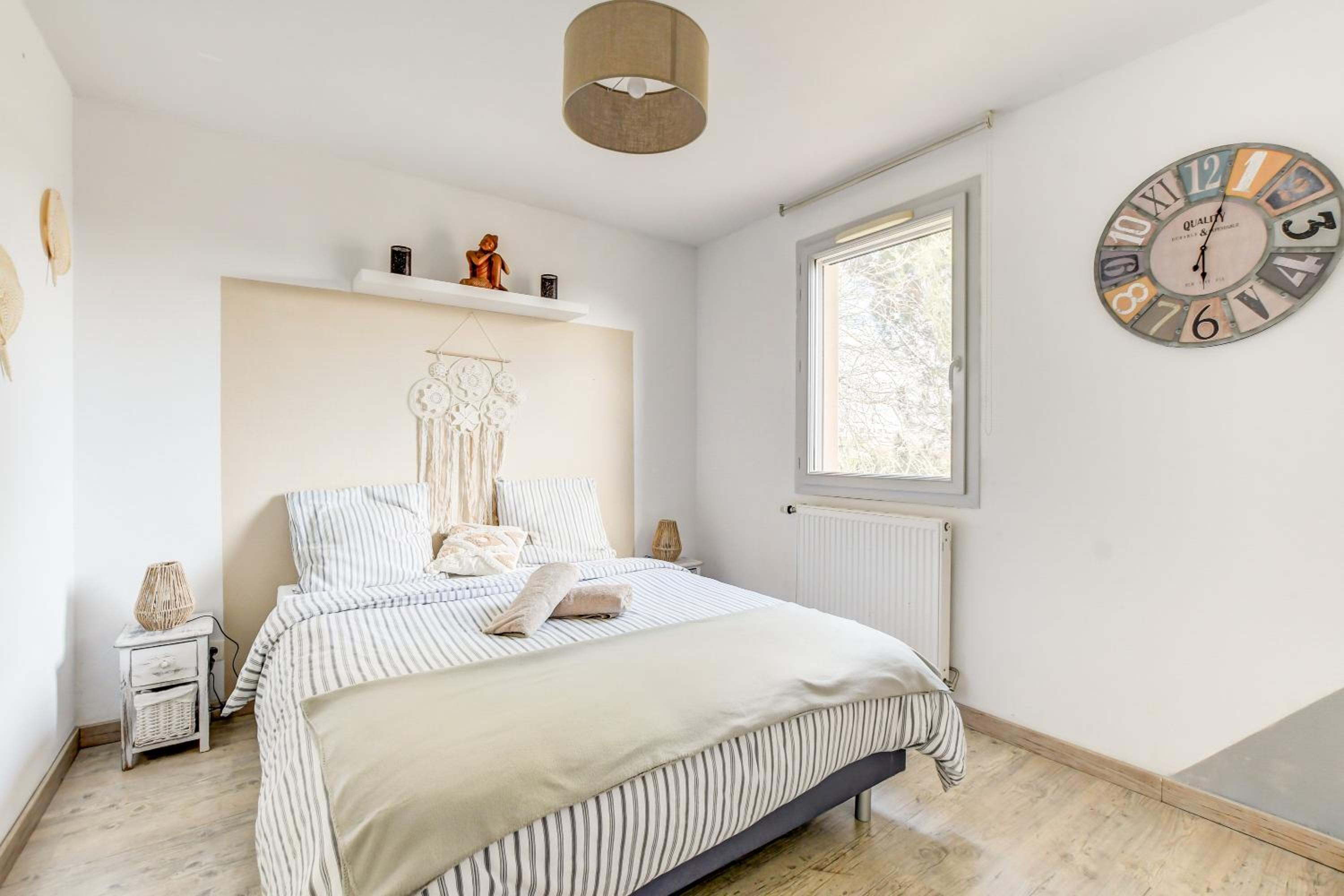 Villa St Simon - 11 couchages, piscine, parking, parfait entre famille, amis ou pros