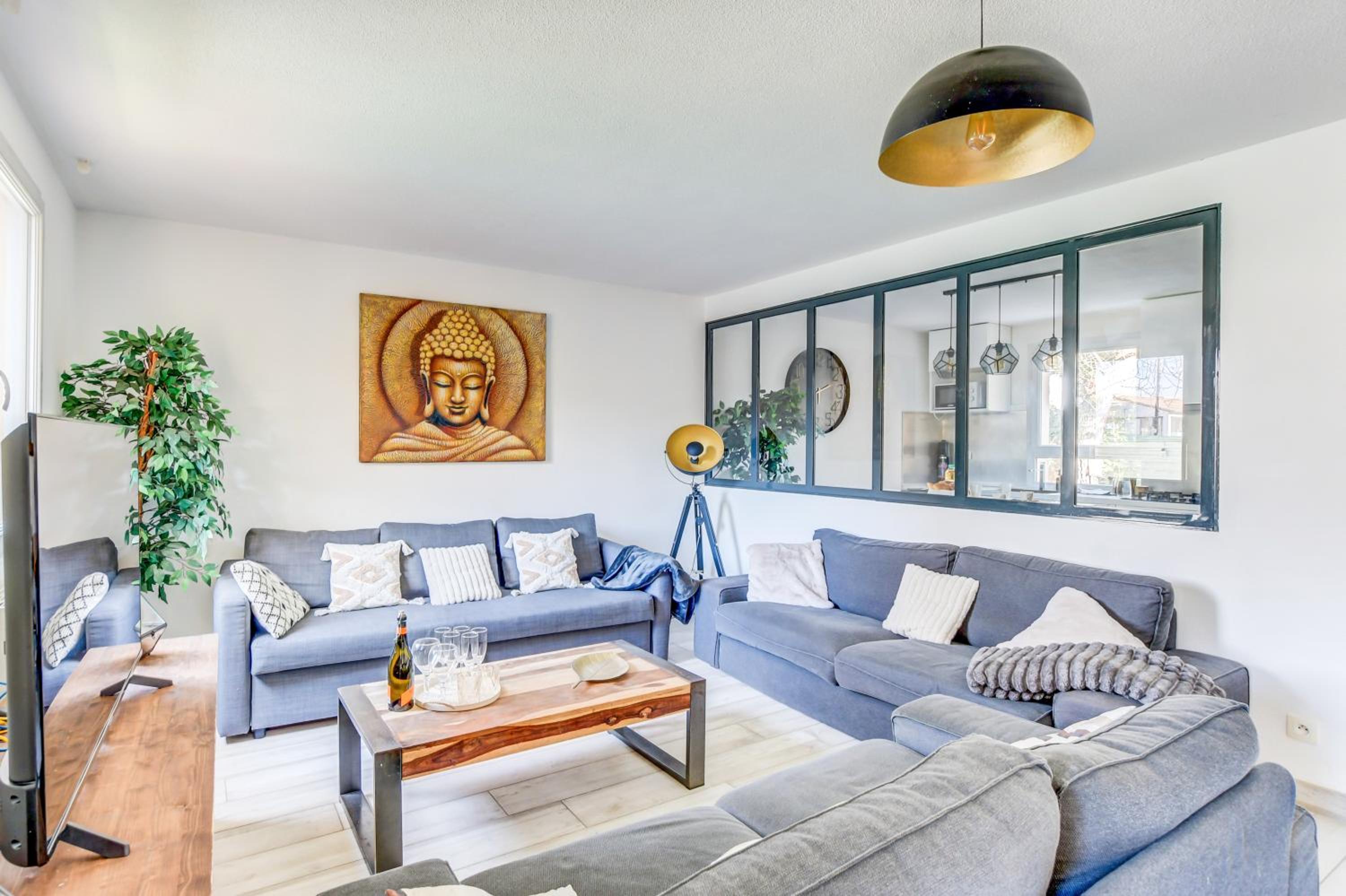 Villa St Simon - 11 couchages, piscine, parking, parfait entre famille, amis ou pros