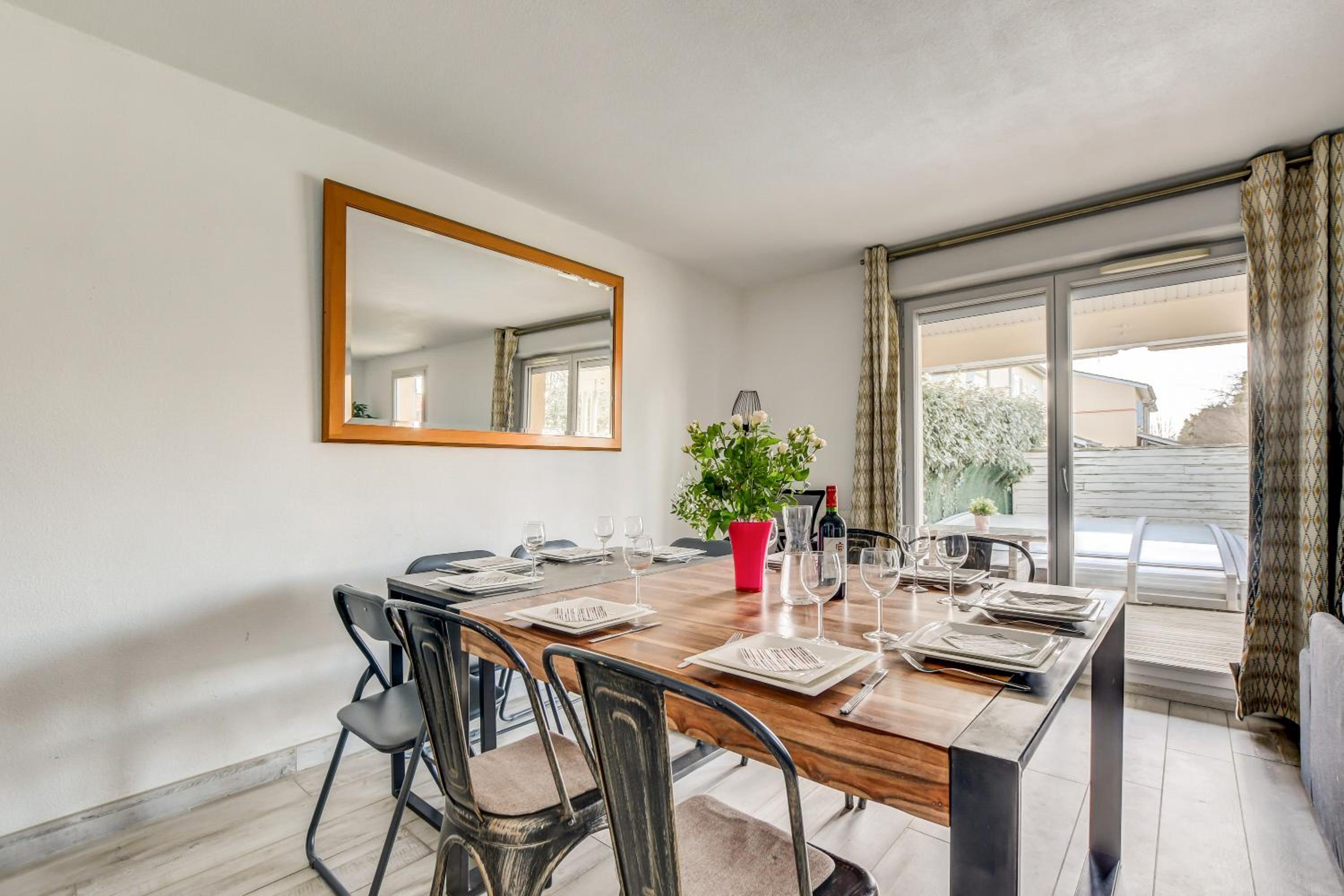 Villa St Simon - 11 couchages, piscine, parking, parfait entre famille, amis ou pros