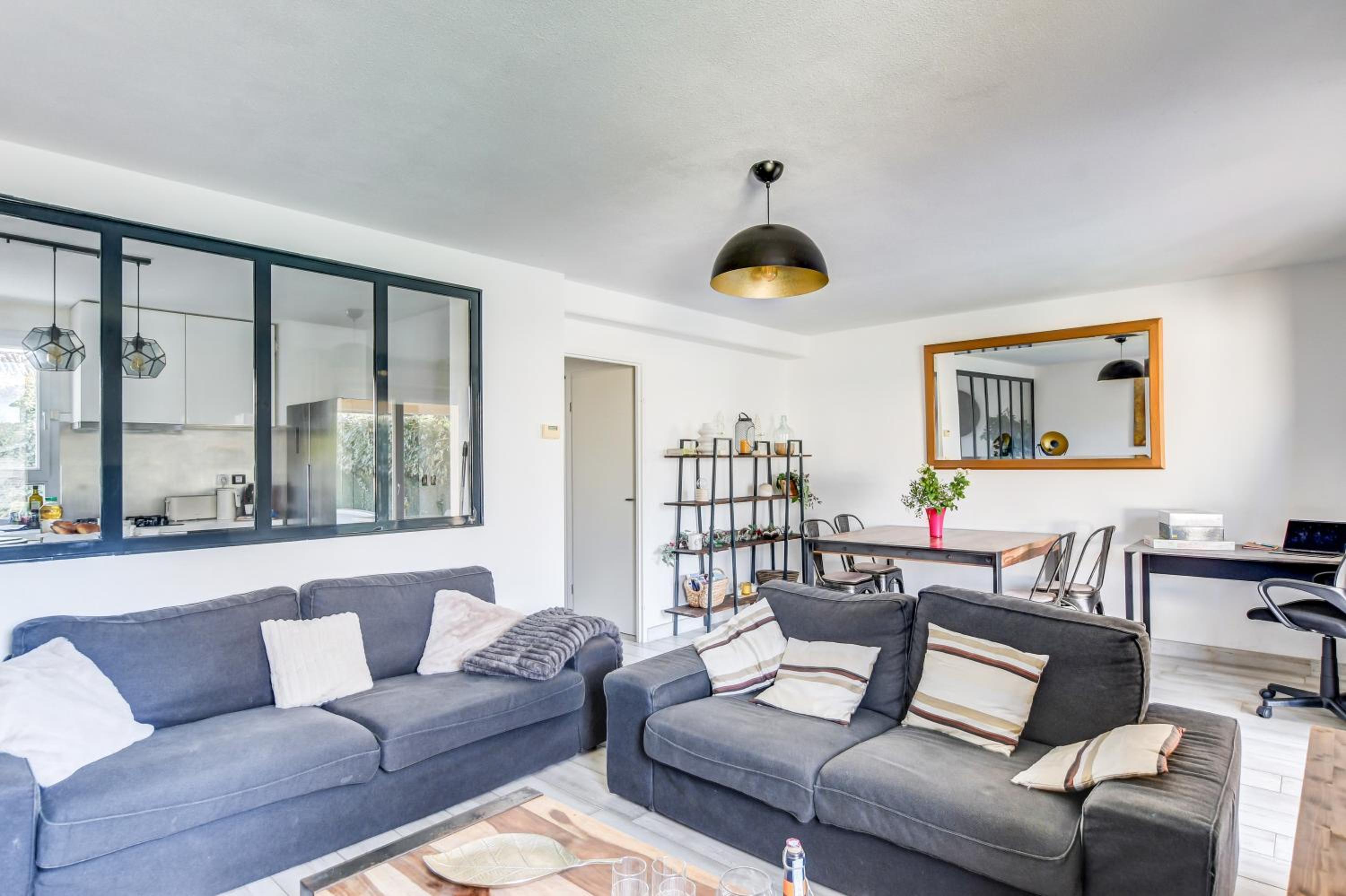Villa St Simon - 11 couchages, piscine, parking, parfait entre famille, amis ou pros