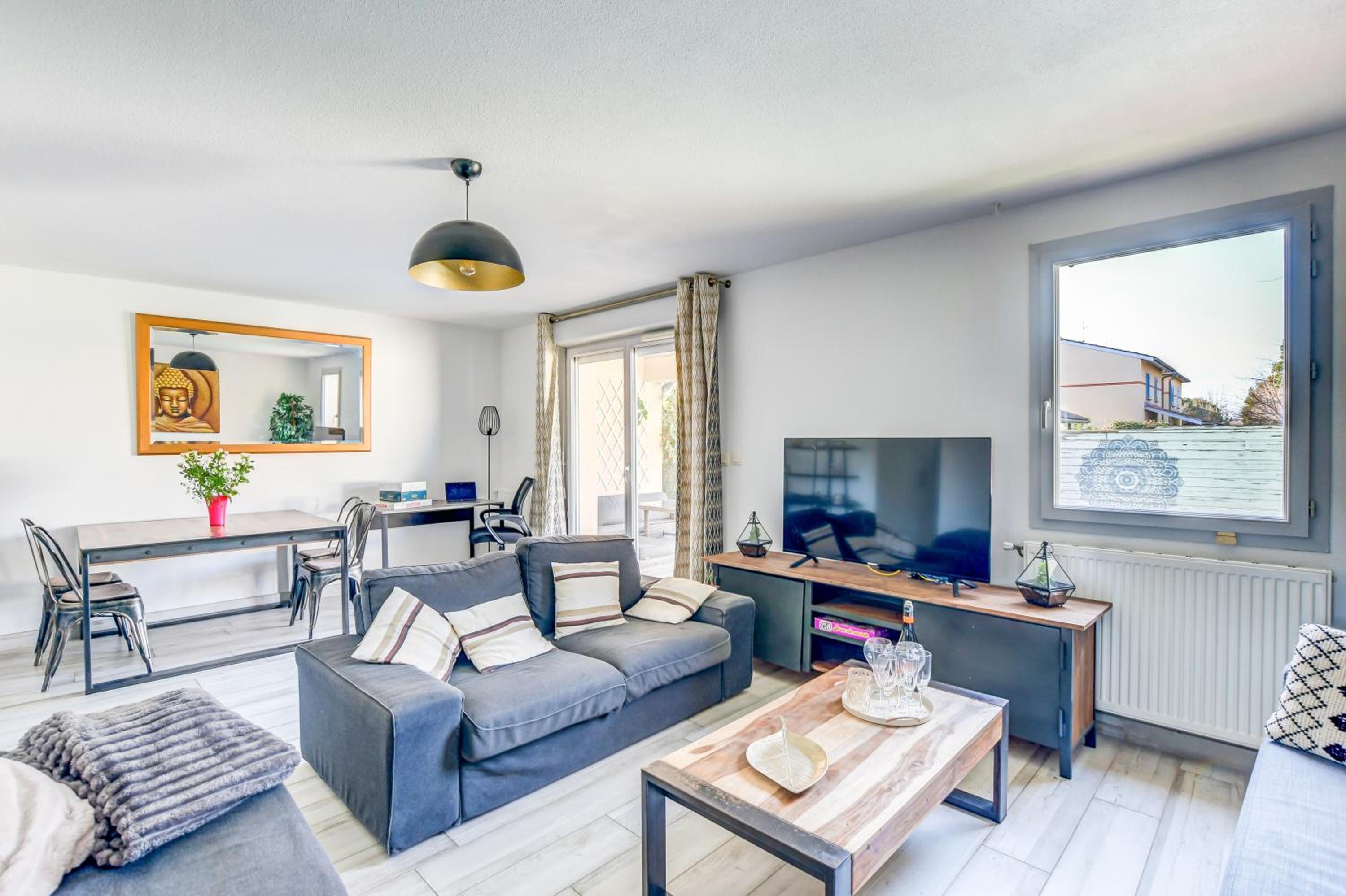 Villa St Simon - 11 couchages, piscine, parking, parfait entre famille, amis ou pros