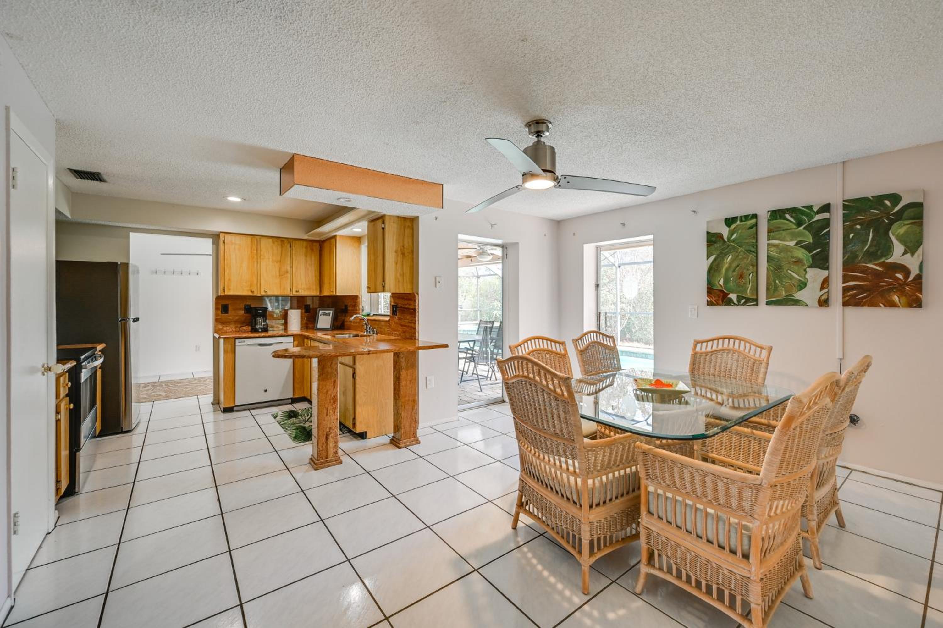 3 Mi to Naples Botanical Garden Home with Hot Tub!